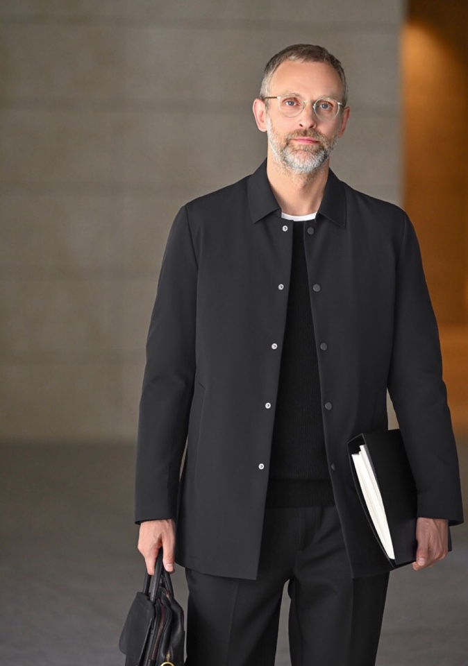 Ermenegildo Zegna 杰尼亚经典款翻领羽绒服夹克外套，鹅绒可脱卸 轻盈保暖，柔软舒适；更显