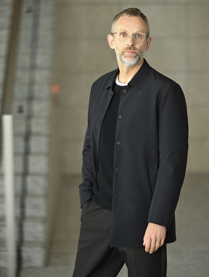 Ermenegildo Zegna 杰尼亚经典款翻领羽绒服夹克外套，鹅绒可脱卸 轻盈保暖，柔软舒适；更显