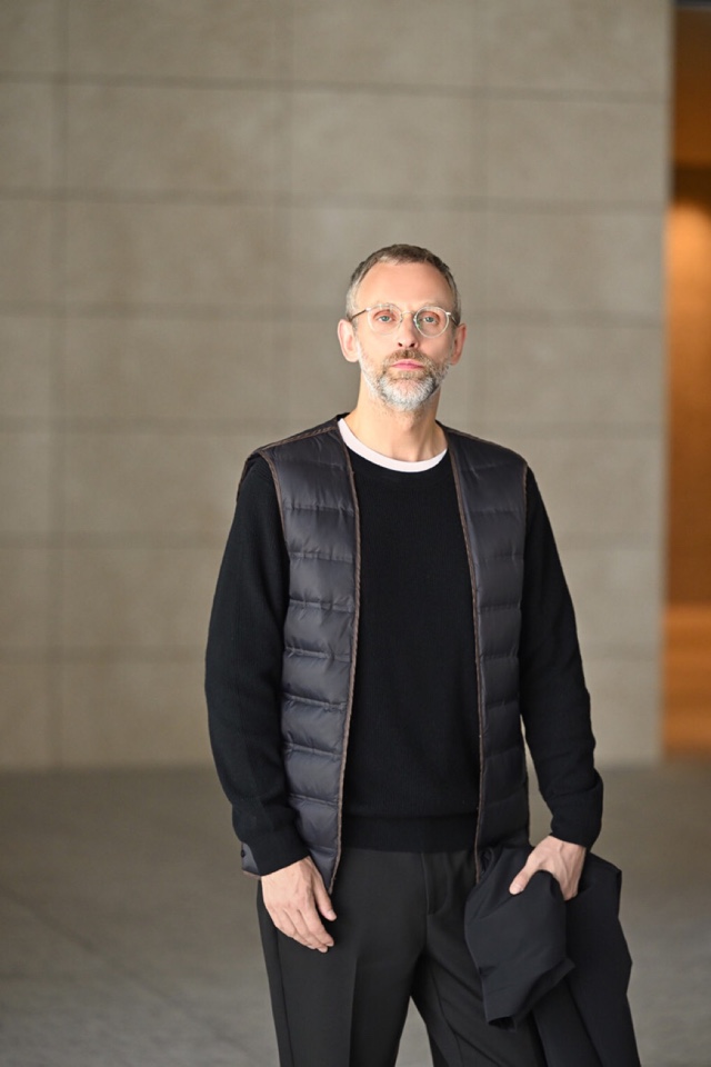 Ermenegildo Zegna 杰尼亚经典款翻领羽绒服夹克外套，鹅绒可脱卸 轻盈保暖，柔软舒适；更显