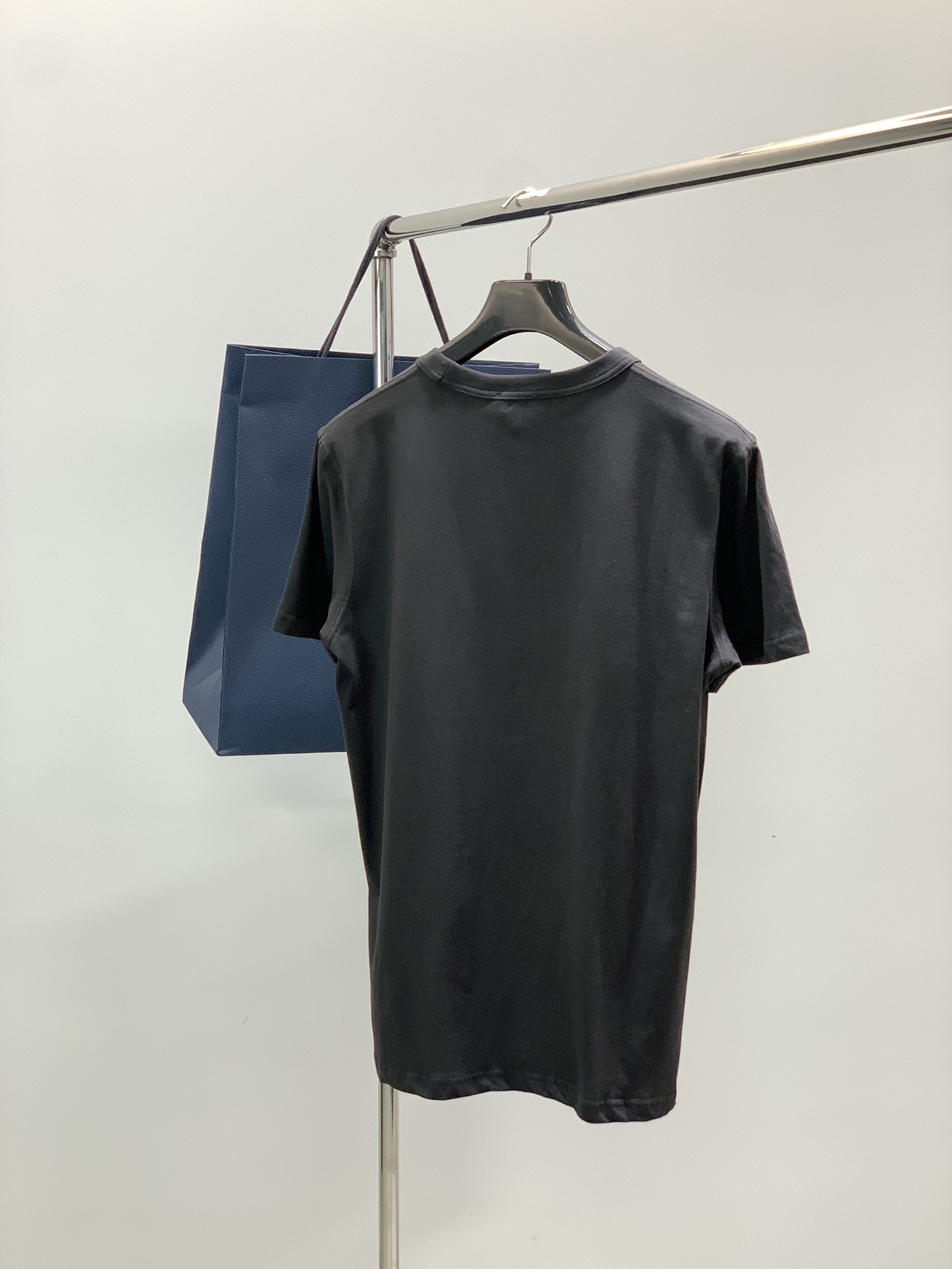 ，Dior 迪奥， 2025夏季新品，专柜同步有售，简约时尚休闲圆领短袖T恤，原版进口面料，舒适透气，顶