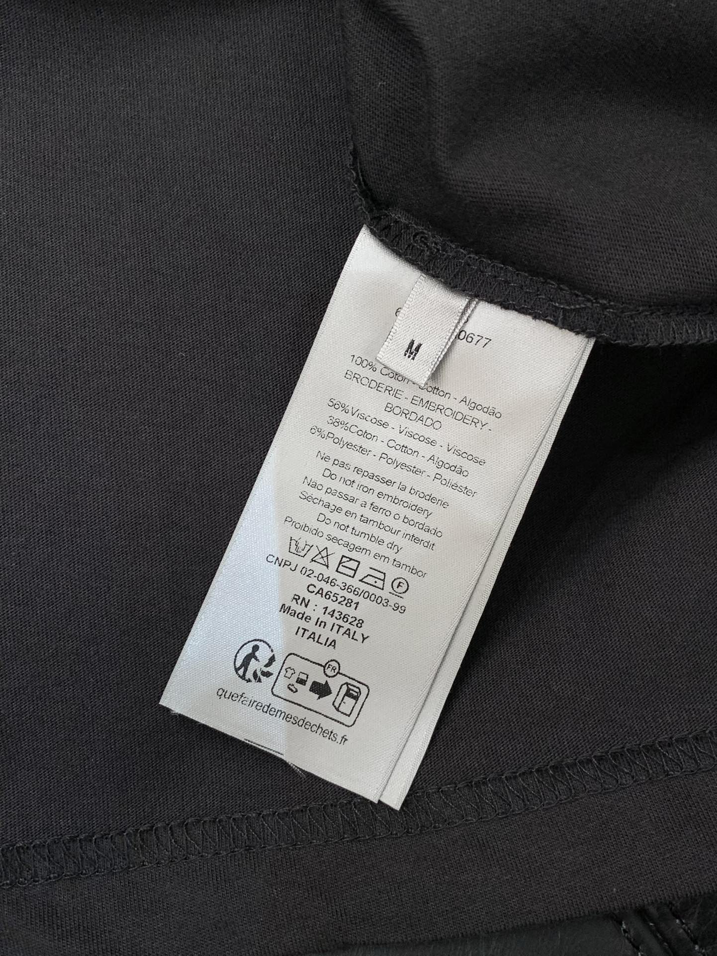 ，Dior 迪奥， 2025夏季新品，专柜同步有售，简约时尚休闲圆领短袖T恤，原版进口面料，舒适透气，顶