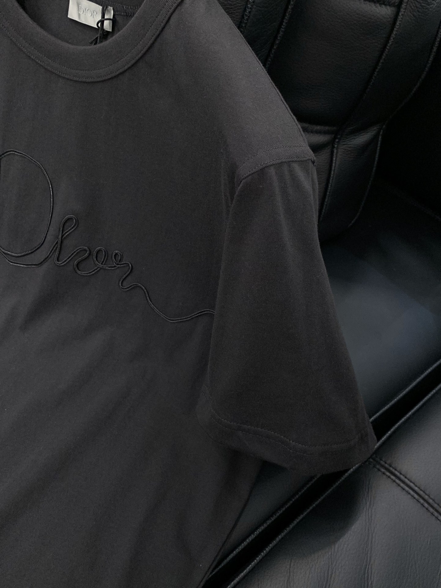 ，Dior 迪奥， 2025夏季新品，专柜同步有售，简约时尚休闲圆领短袖T恤，原版进口面料，舒适透气，顶