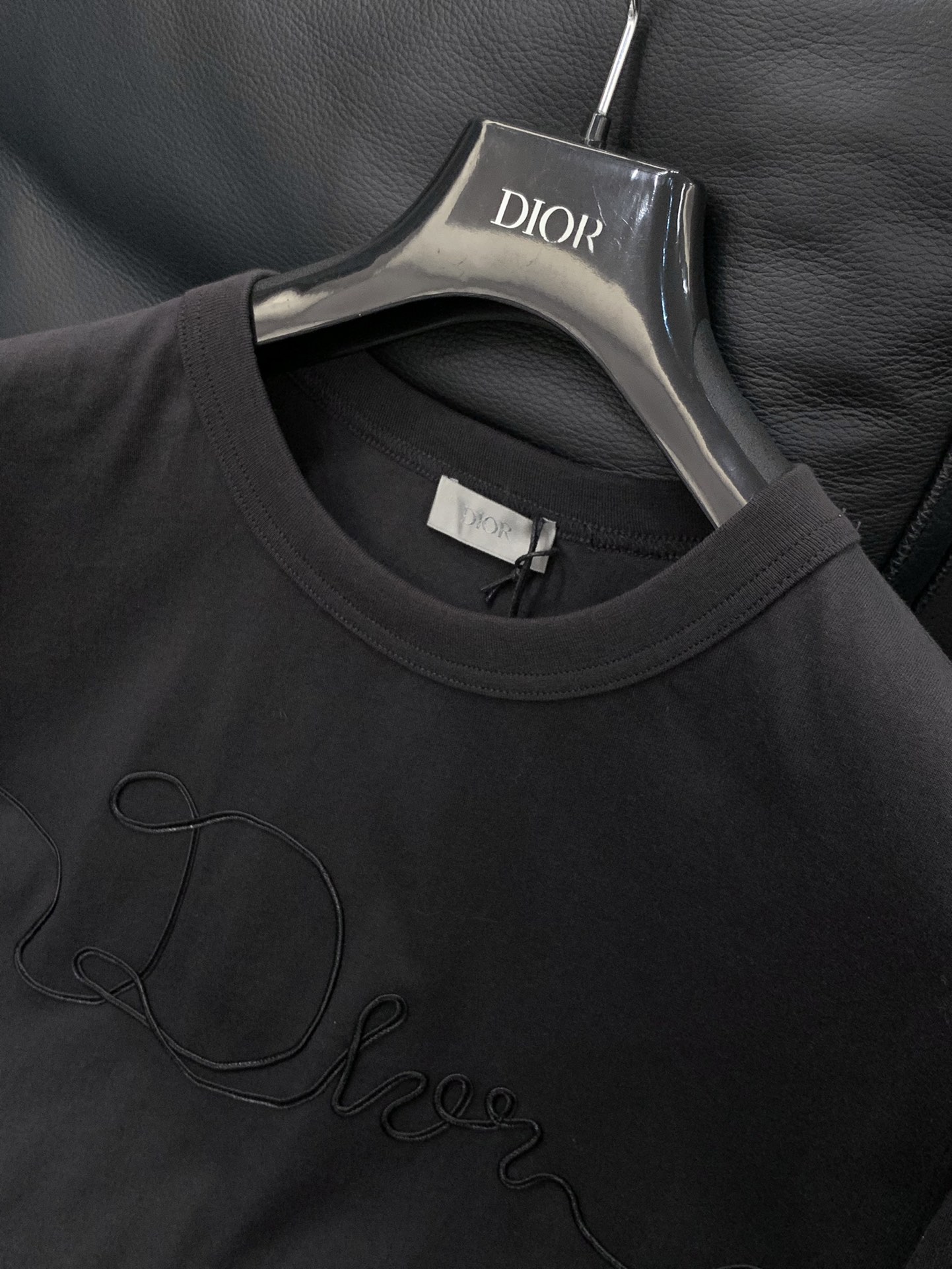 ，Dior 迪奥， 2025夏季新品，专柜同步有售，简约时尚休闲圆领短袖T恤，原版进口面料，舒适透气，顶