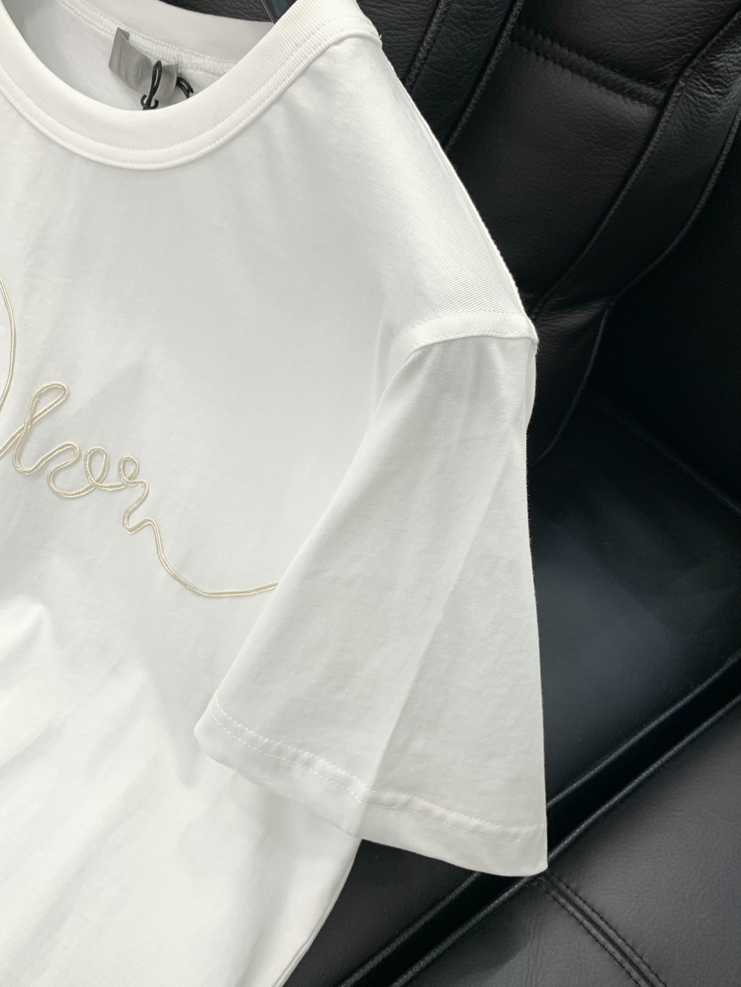 ，Dior 迪奥， 2025夏季新品，专柜同步有售，简约时尚休闲圆领短袖T恤，原版进口面料，舒适透气，顶