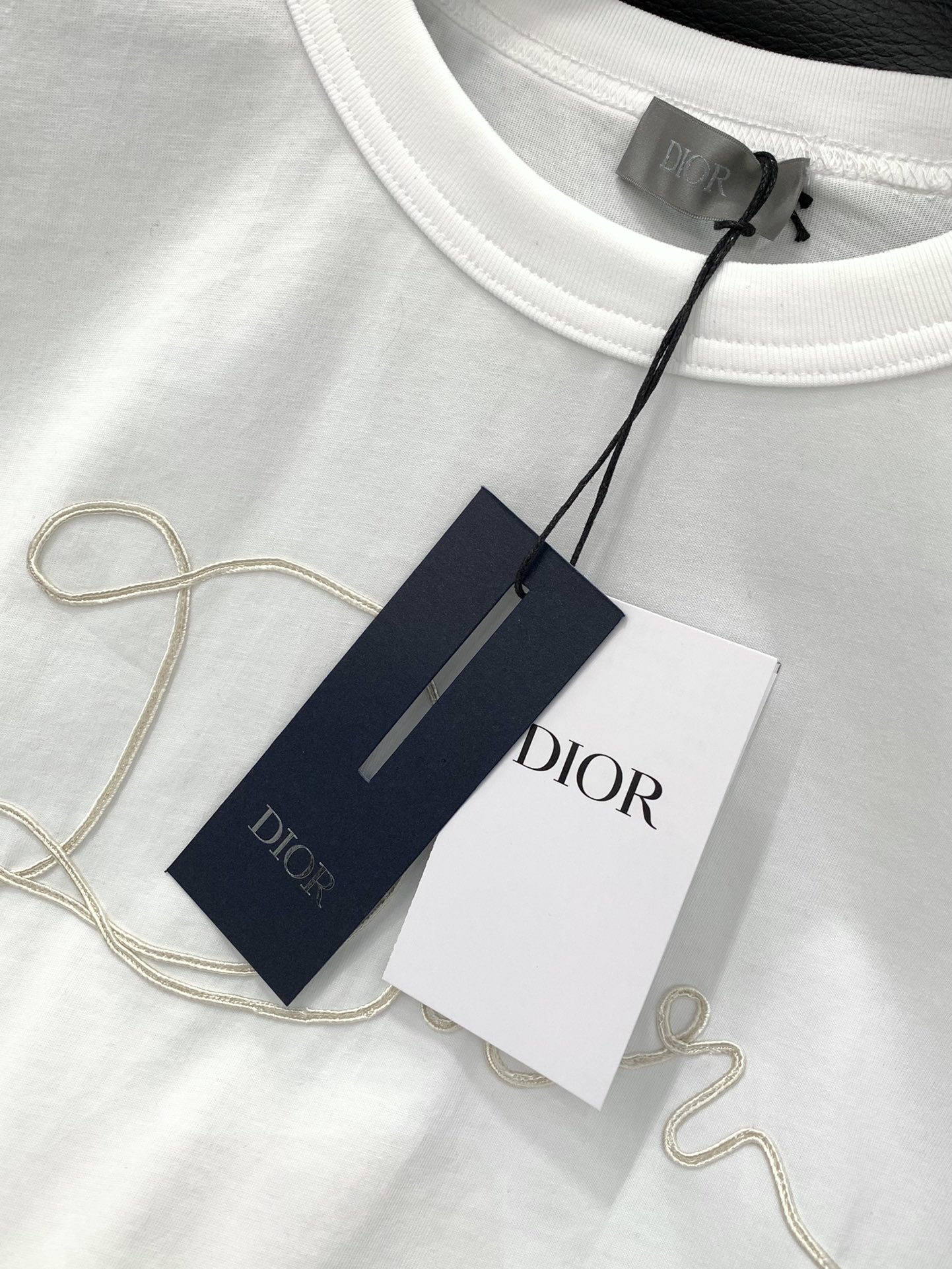 ，Dior 迪奥， 2025夏季新品，专柜同步有售，简约时尚休闲圆领短袖T恤，原版进口面料，舒适透气，顶