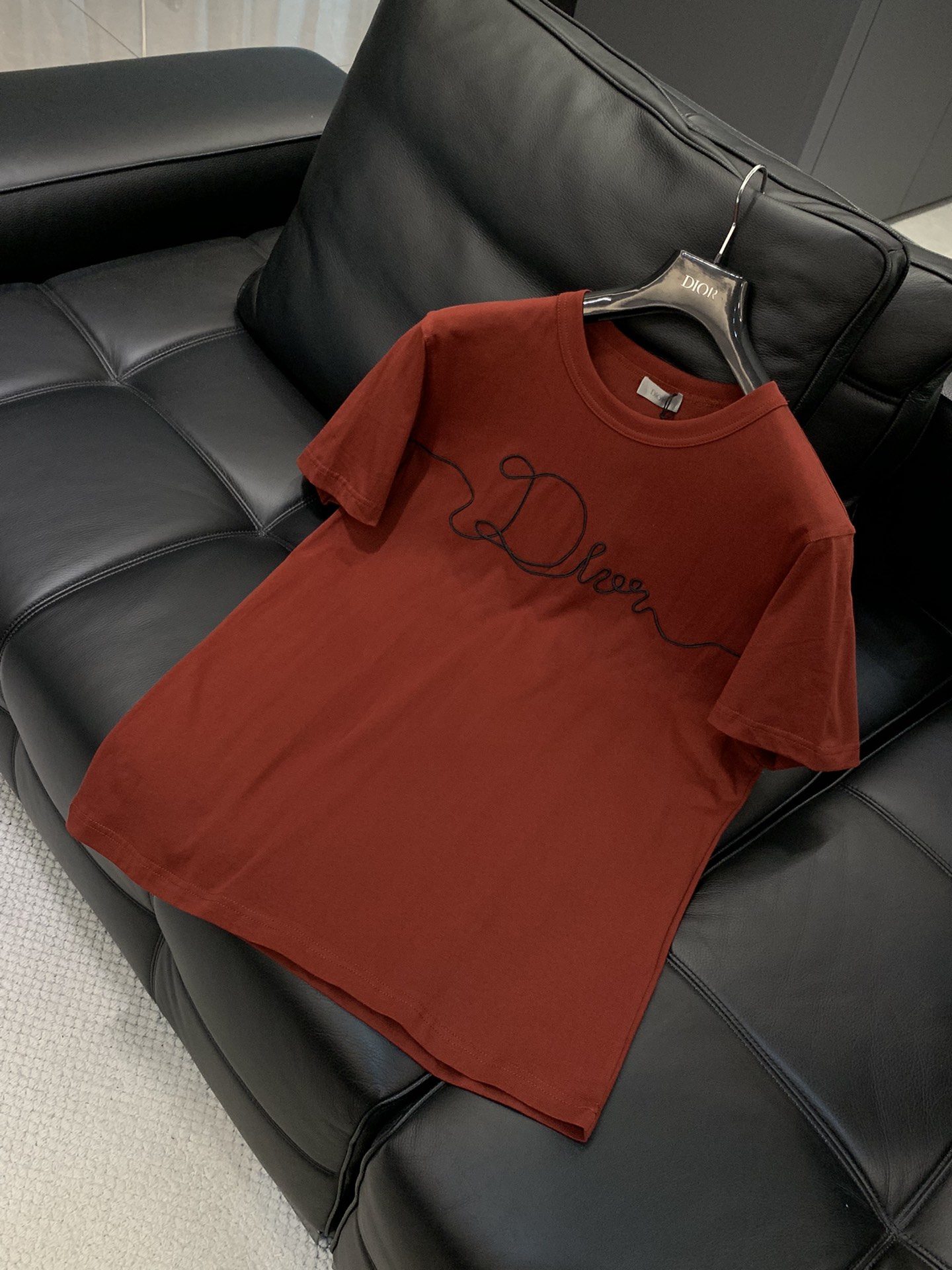 ，Dior 迪奥， 2025夏季新品，专柜同步有售，简约时尚休闲圆领短袖T恤，原版进口面料，舒适透气，顶