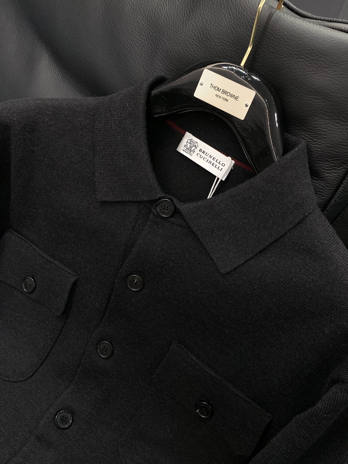 ，意大利神狮，时尚品牌，2025秋季新品，时尚休闲针织开衫毛衣，专柜同步有售，原单狠货，采用进口原版面料