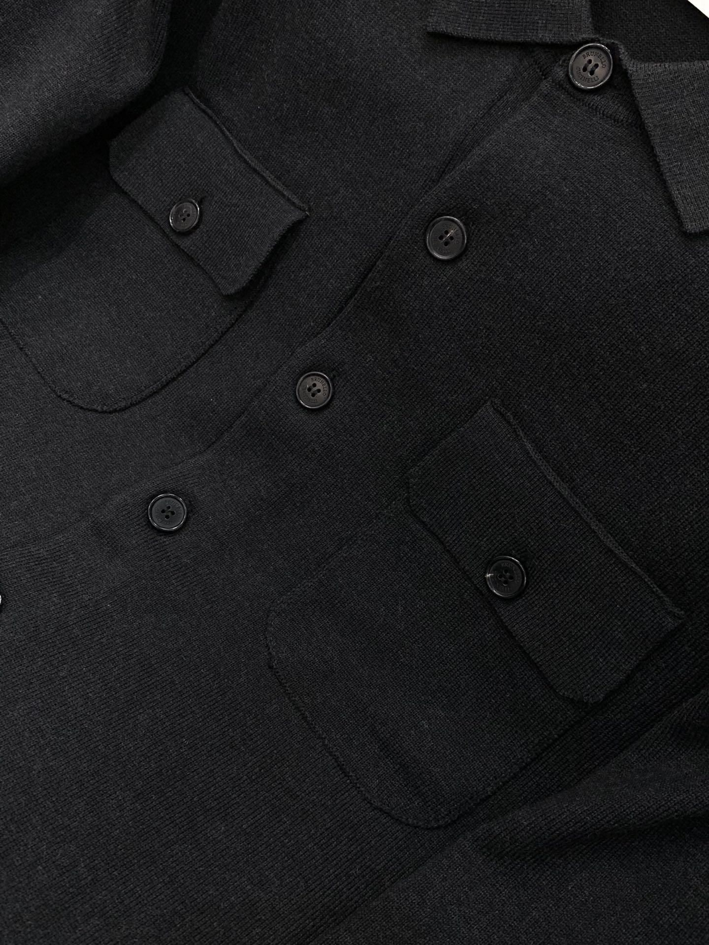 ，意大利神狮，时尚品牌，2025秋季新品，时尚休闲针织开衫毛衣，专柜同步有售，原单狠货，采用进口原版面料