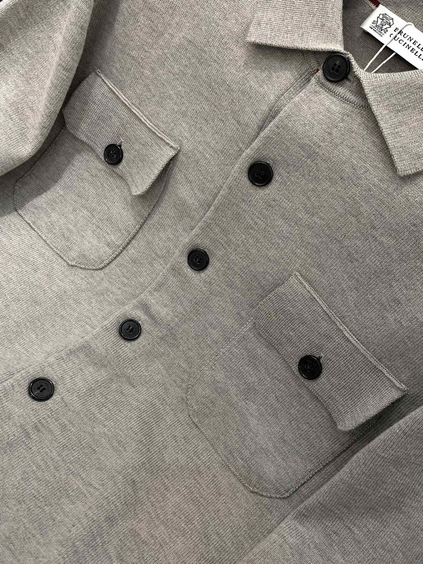 ，意大利神狮，时尚品牌，2025秋季新品，时尚休闲针织开衫毛衣，专柜同步有售，原单狠货，采用进口原版面料