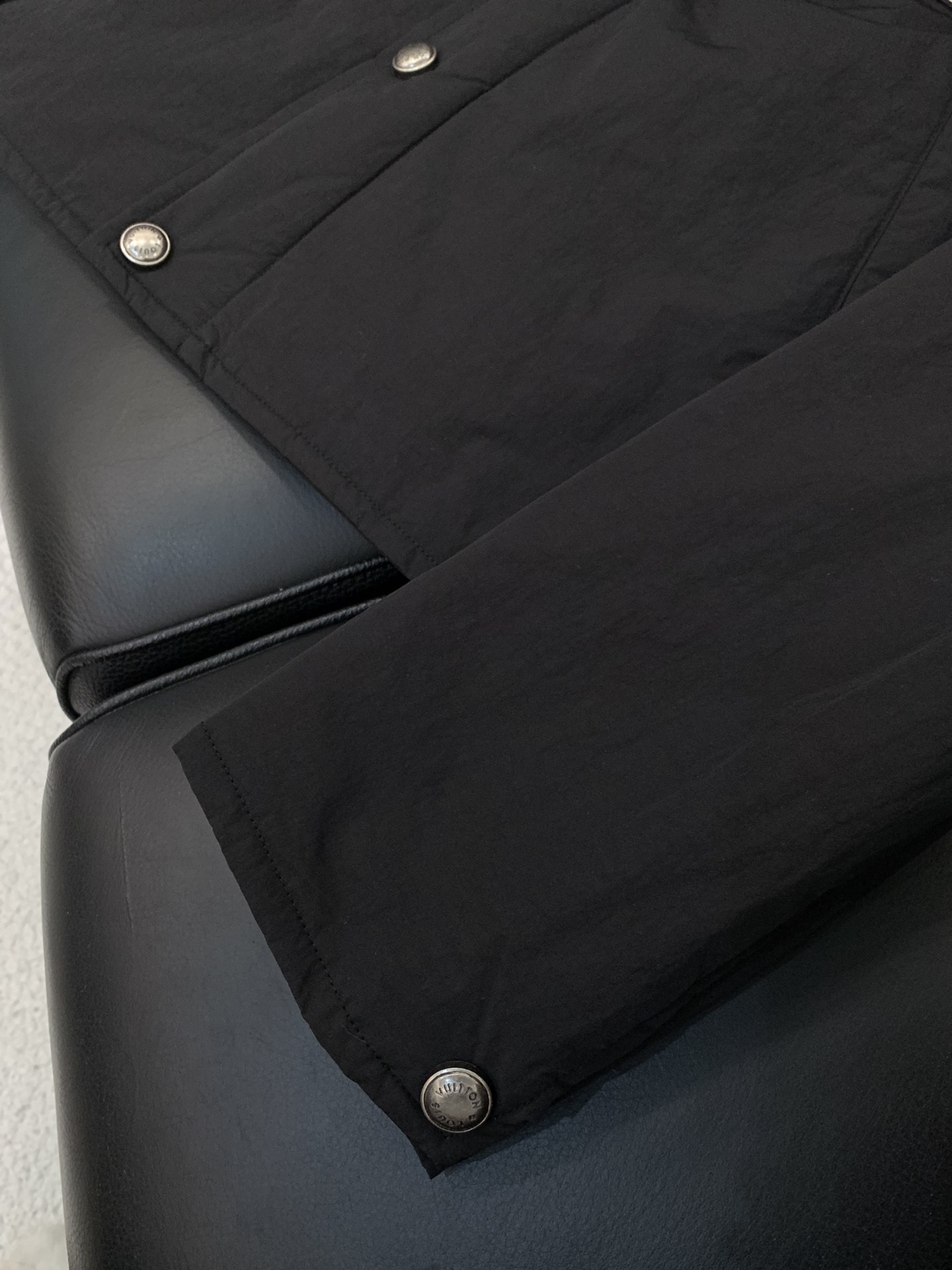 ，LouisVuitton 路易威登，2025冬季最新款，专柜同步有售，原单狠货，时尚休闲➕棉夹克翻领外