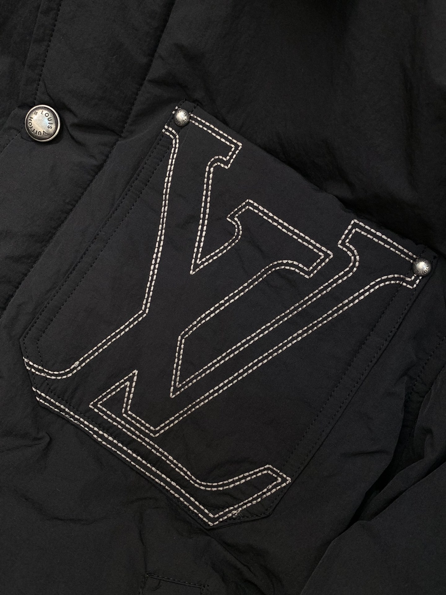 ，LouisVuitton 路易威登，2025冬季最新款，专柜同步有售，原单狠货，时尚休闲➕棉夹克翻领外