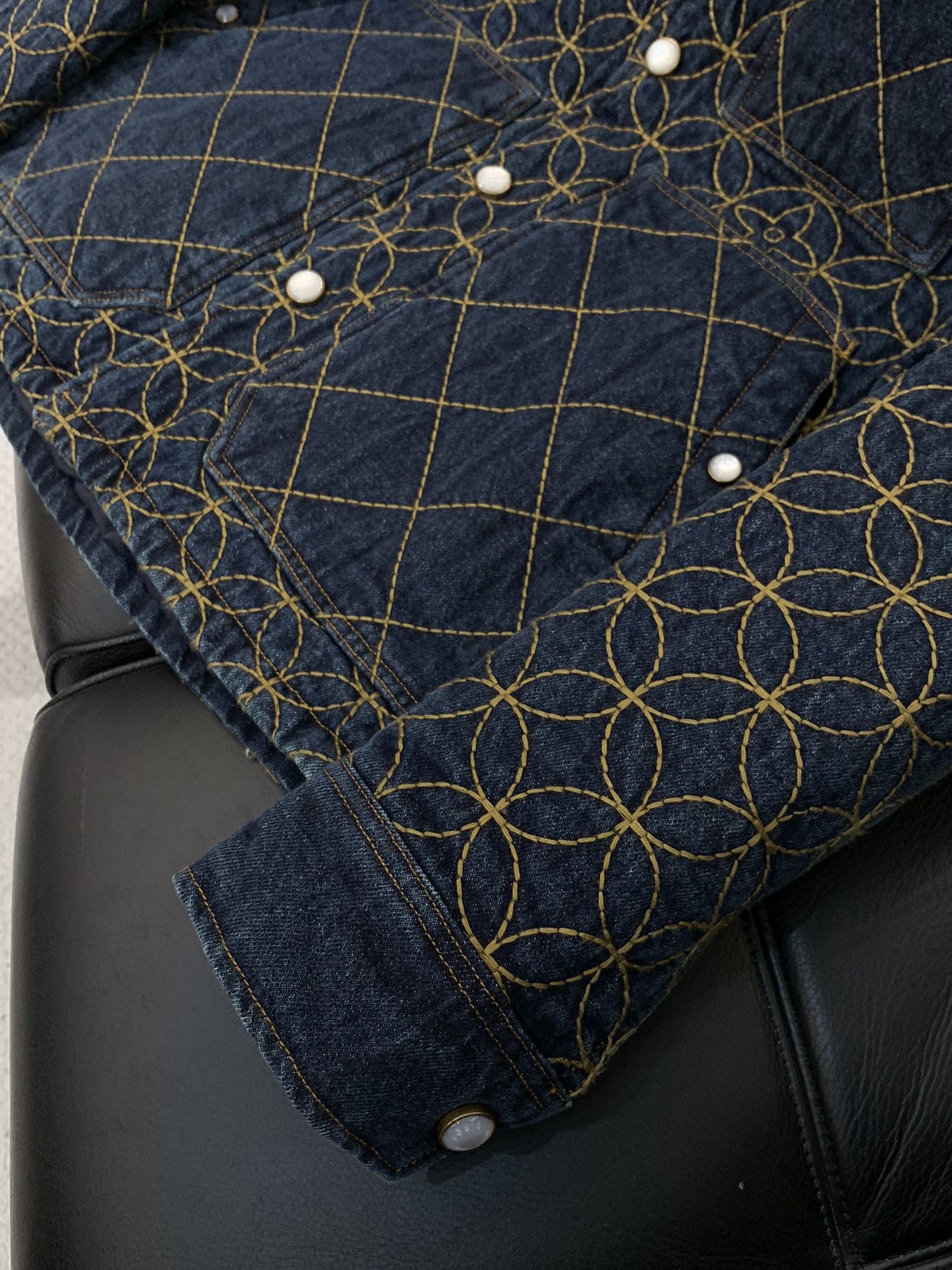 衣服LouisVuitton 路易威登，2025冬季最新款，专柜同步有售，原单狠货，时尚休闲➕棉牛仔套装