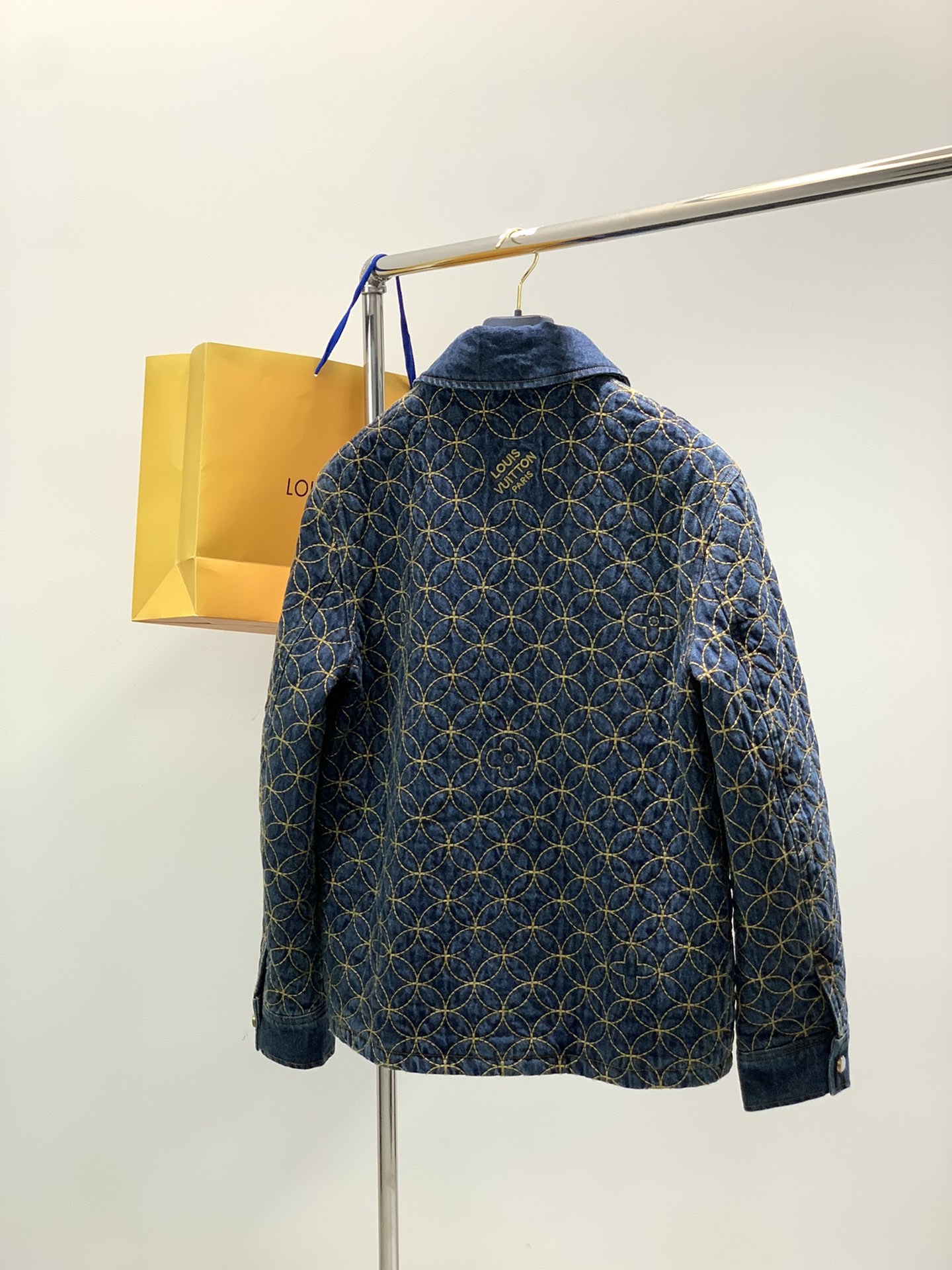 衣服LouisVuitton 路易威登，2025冬季最新款，专柜同步有售，原单狠货，时尚休闲➕棉牛仔套装
