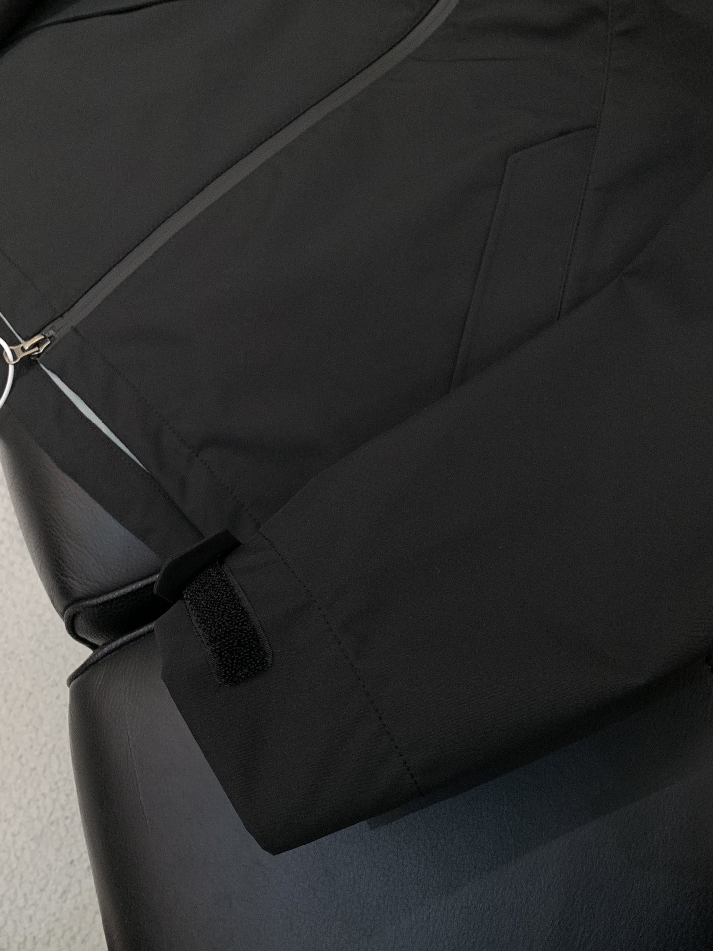 ，ARCTERYX 始祖鸟，2025秋季AW新品，时尚休闲连帽外套，专柜同步有售，原单狠货，进口原版面料