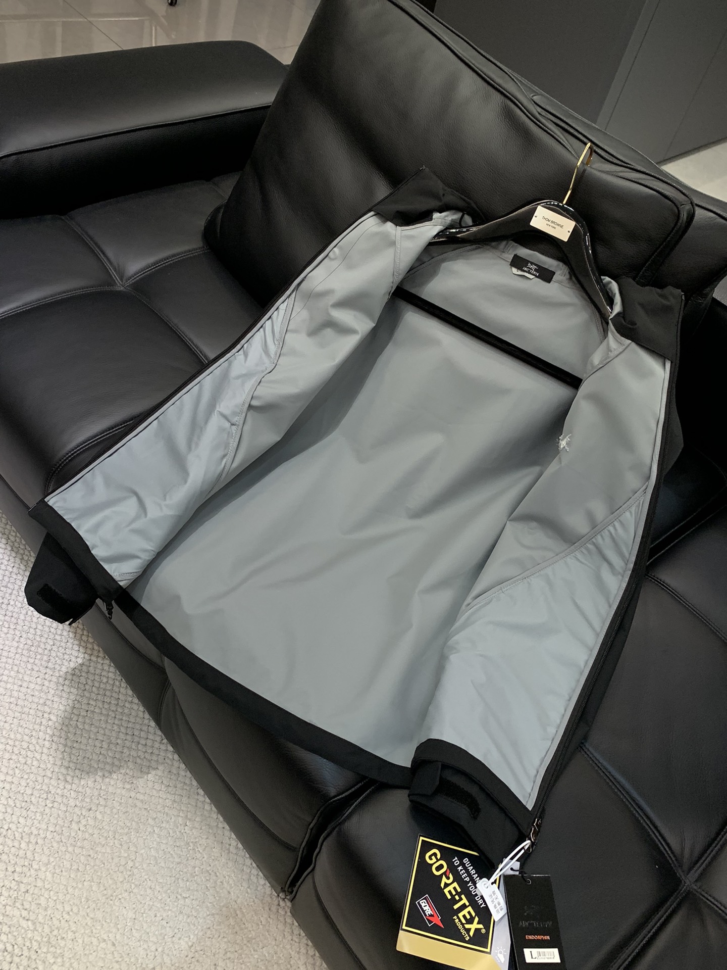 ，ARCTERYX 始祖鸟，2025秋季AW新品，时尚休闲连帽外套，专柜同步有售，原单狠货，进口原版面料