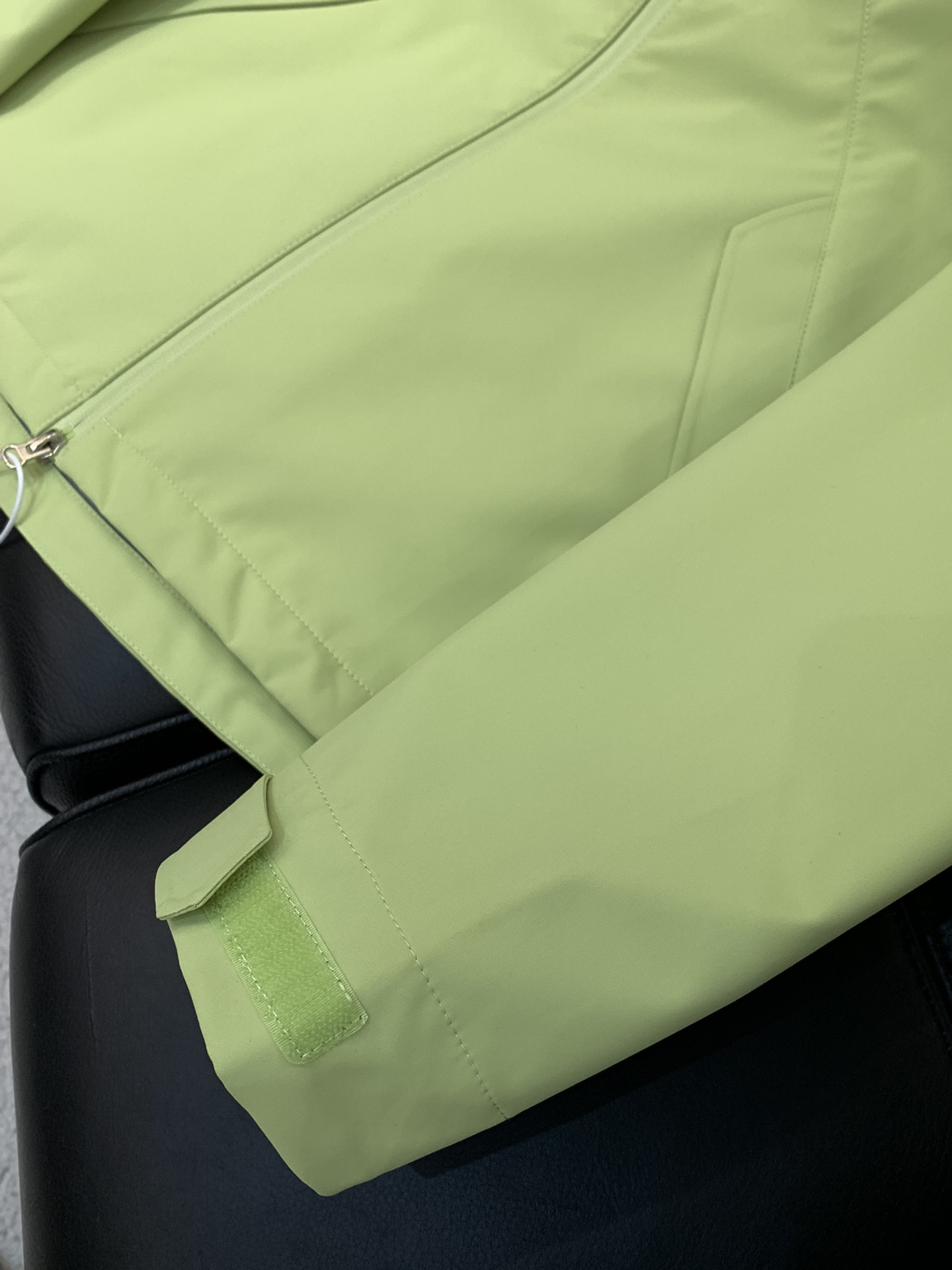 ，ARCTERYX 始祖鸟，2025秋季AW新品，时尚休闲连帽外套，专柜同步有售，原单狠货，进口原版面料