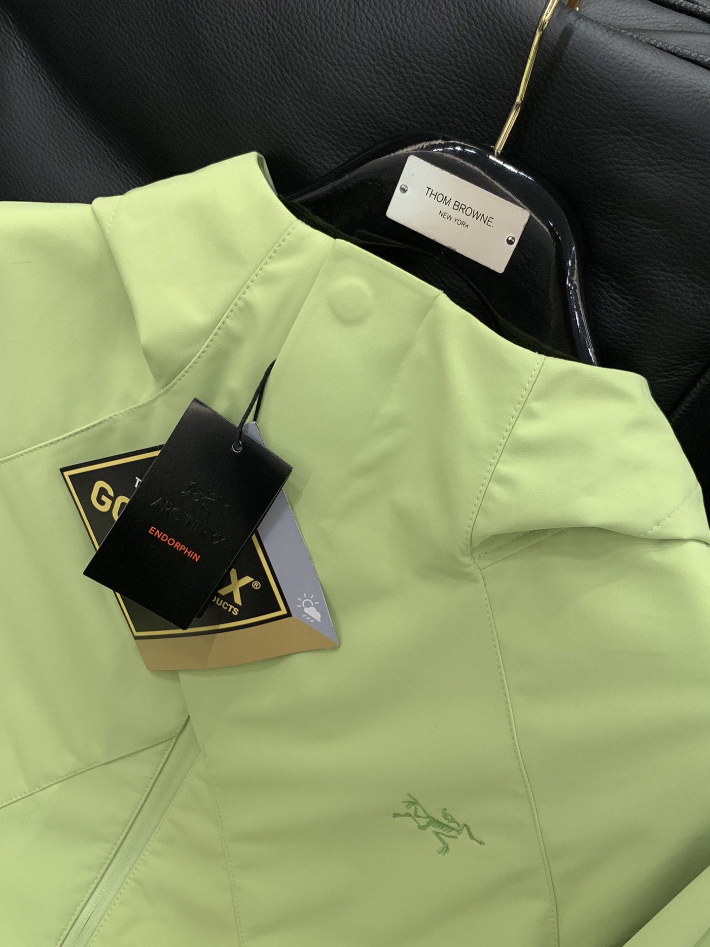 ，ARCTERYX 始祖鸟，2025秋季AW新品，时尚休闲连帽外套，专柜同步有售，原单狠货，进口原版面料