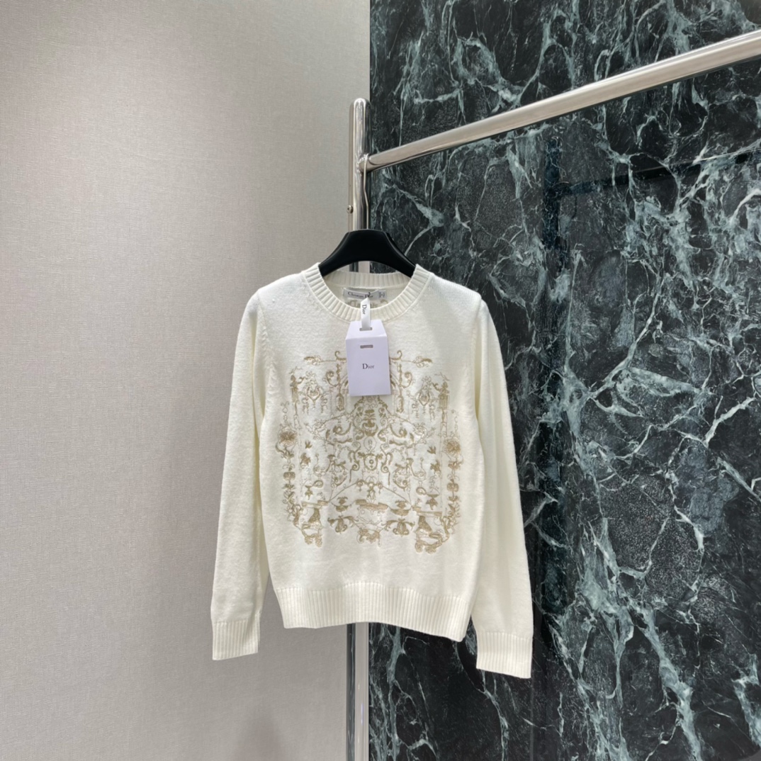 Ｄ家 25秋冬新款 花卉刺绣毛衣 正面花卉刺绣精致立体，细节满分 奶白色百搭，配裙装裤装都很优雅，轻松打