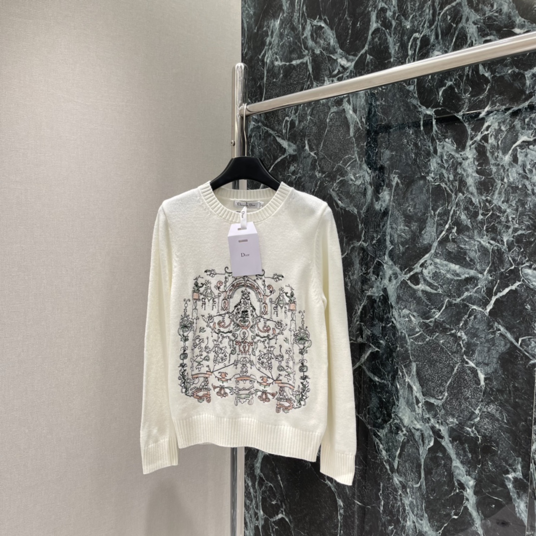 Ｄ家 25秋冬新款 花卉刺绣毛衣 正面花卉刺绣精致立体，细节满分 奶白色百搭，配裙装裤装都很优雅，轻松打