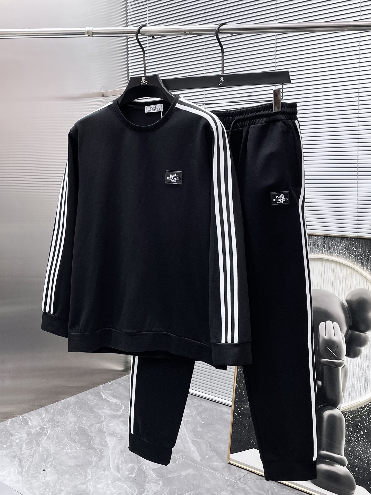 Hermes 2025 New Men's Black Tracksuit Round Neck Sweatshirt Set