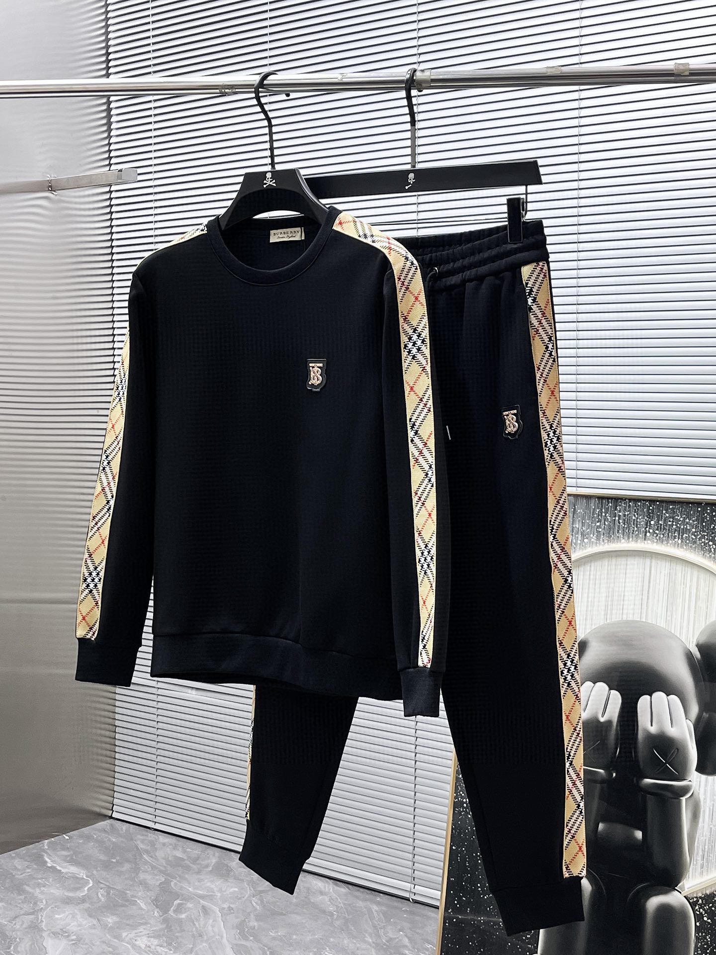 Burberry Men's Black Cotton Blend Sweatshirt & Jogger Set with Checkered Detail