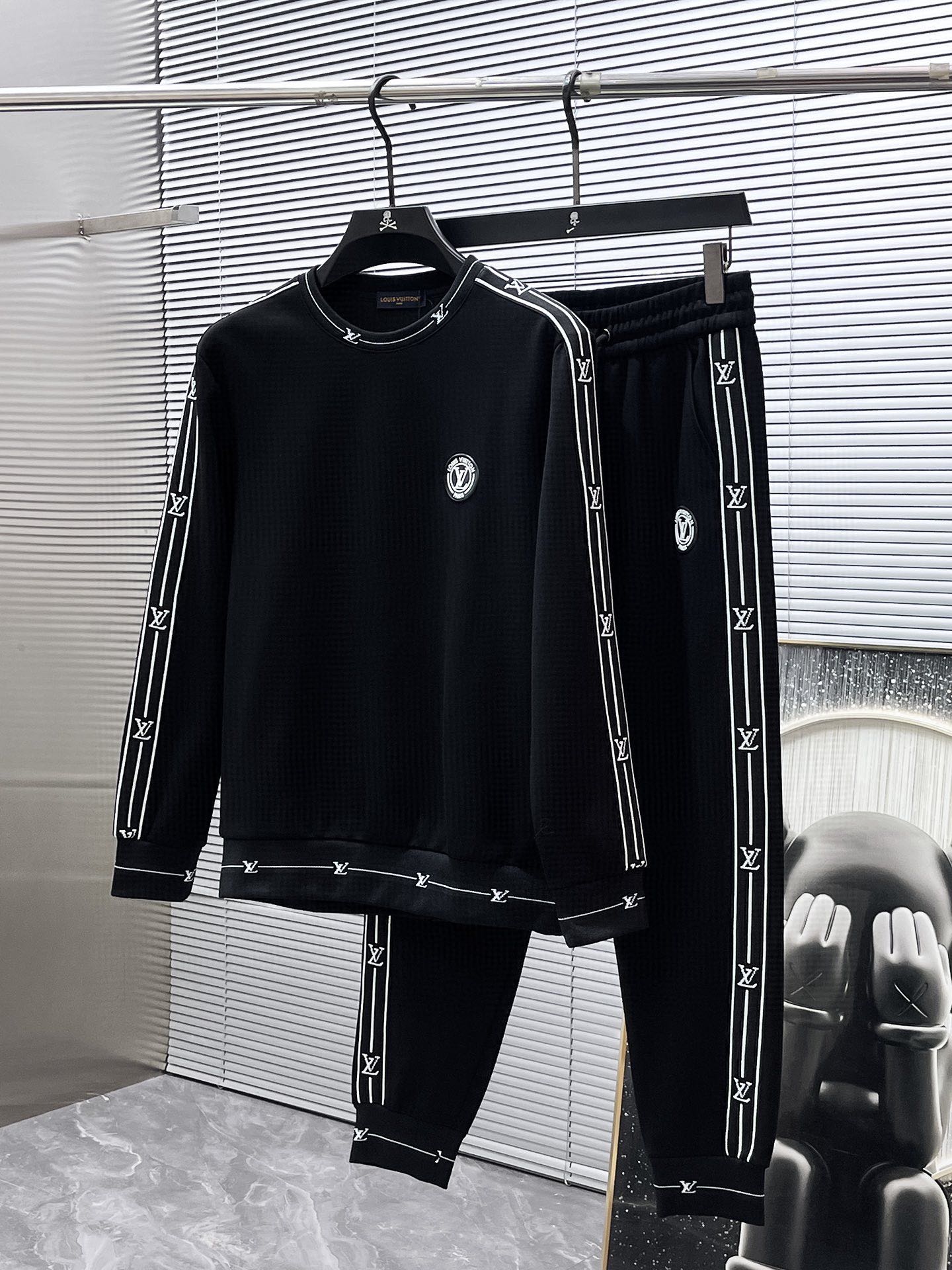 Louis Vuitton 2025 Round Neck Sweatshirt Set - Original Quality