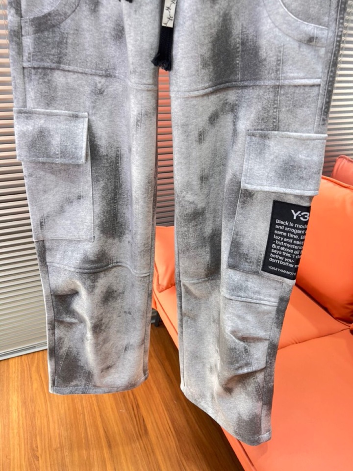 Y-3 山本耀司2025秋冬新款休闲裤！官网同步发售。品牌经典LOGO休闲裤 ，定制面料，舒适度极好，手