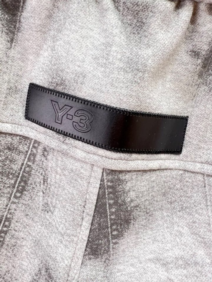 Y-3 山本耀司2025秋冬新款休闲裤！官网同步发售。品牌经典LOGO休闲裤 ，定制面料，舒适度极好，手