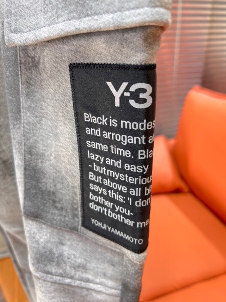 Y-3 山本耀司2025秋冬新款休闲裤！官网同步发售。品牌经典LOGO休闲裤 ，定制面料，舒适度极好，手