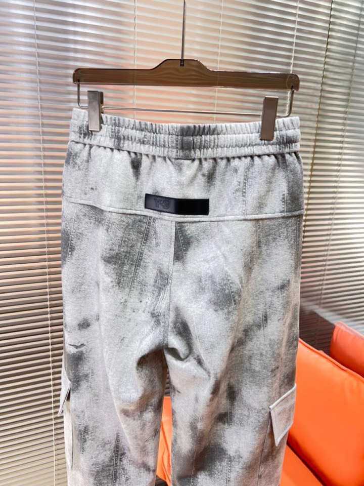 Y-3 山本耀司2025秋冬新款休闲裤！官网同步发售。品牌经典LOGO休闲裤 ，定制面料，舒适度极好，手