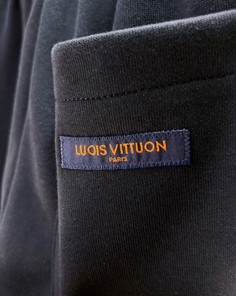 Louis Vuitton 路易威登 lv2025秋冬新款休闲裤！官网同步发售。品牌经典LOGO休闲裤 