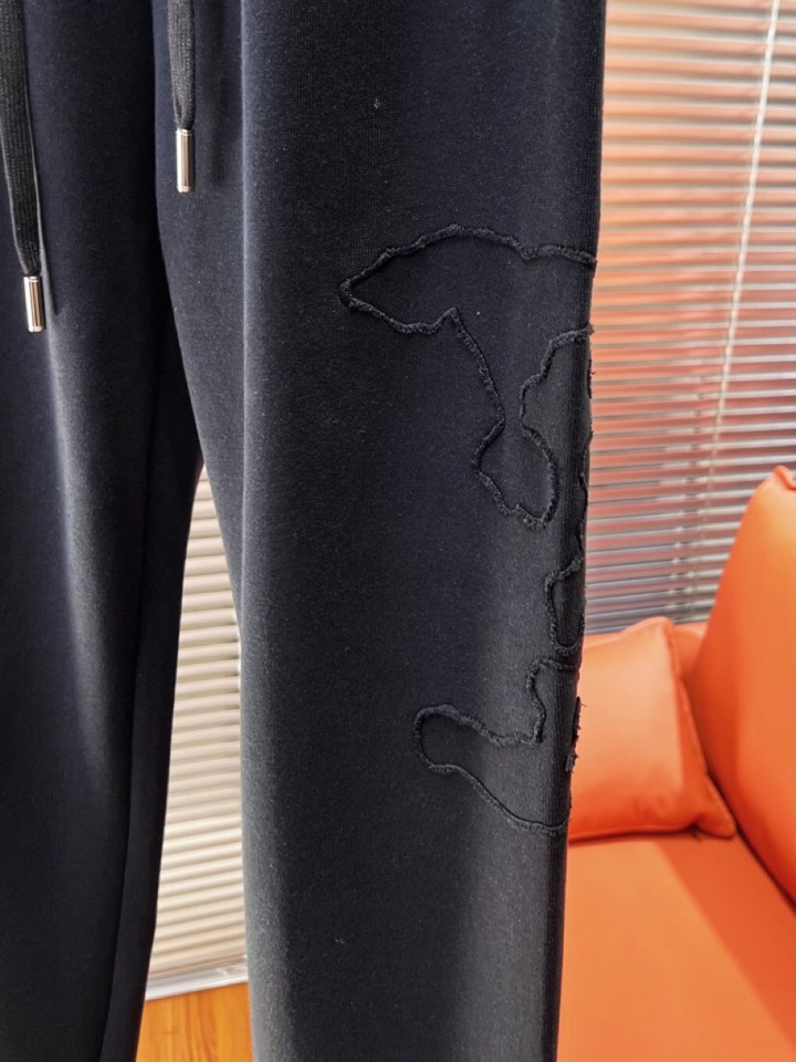 Louis Vuitton 路易威登 lv2025秋冬新款休闲裤！官网同步发售。品牌经典LOGO休闲裤 