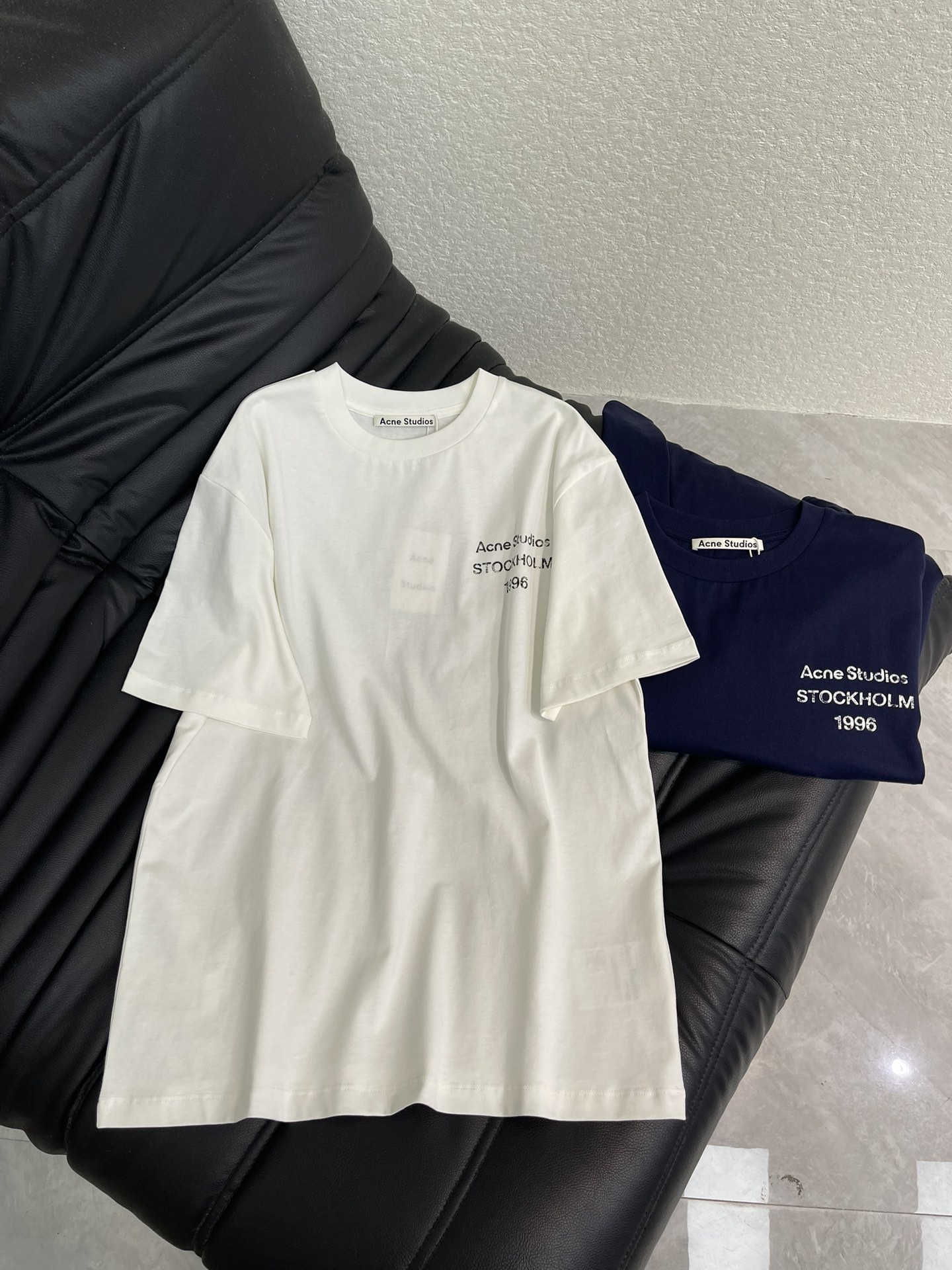 NO:608347,New product for early spring 26 - Acne classic letter printed short-sleeved Tee!  Same style for men and women!  Fabric 195g plain cotton!  royal blue white S M L,,acne studios,T-shirt,alexander wang1986090926早春新品-Acne经典字母印花短袖Tee！男女同款！面料195g平纹纯棉！宝蓝 白色 S M L,,acne studios,T-shirt,alexander wang,Women's clothing