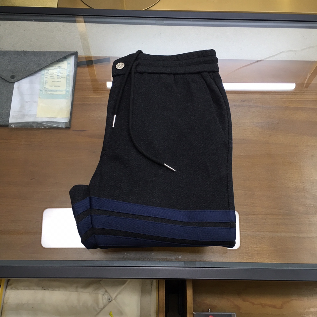 NO:626891,New product [TB] New velvet and thickened casual pants for autumn and winter!  On sale simultaneously on the official website. Casual pants with the brand's classic LOGO, customized high-end fabrics, excellent warmth and comfort, strong touch. Highly recognizable, perfect appearance and craftsmanship. Sizes M-3XL,, alexander wang19860909新品【TB】 秋冬新款加绒加厚休闲裤！官网同步发售.品牌经典LOGO休闲裤 ,定制高端面料,保暖舒适度极好,手触感强烈.辨识度极高,完美品相工艺. 尺码M-3XL,,alexander wang,Men's clothing