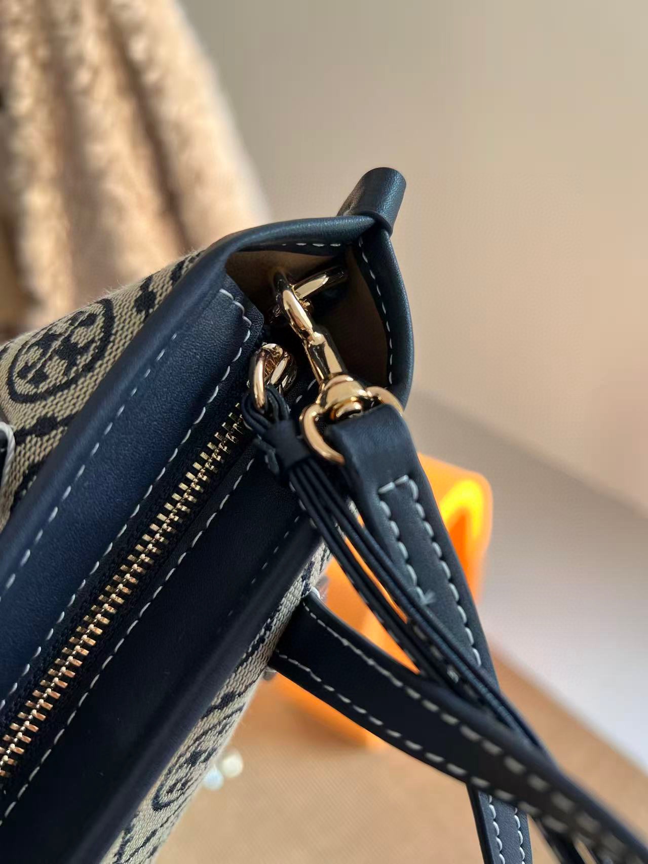 Delvaux Luxury Designer Handbag Shoulder Crossbody Bag crafted in 7
