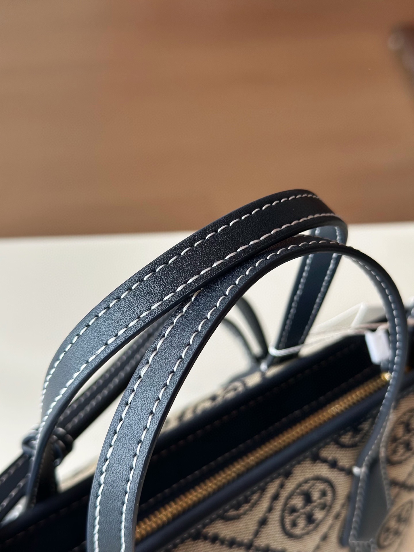 Delvaux Luxury Designer Handbag Shoulder Crossbody Bag crafted in 6