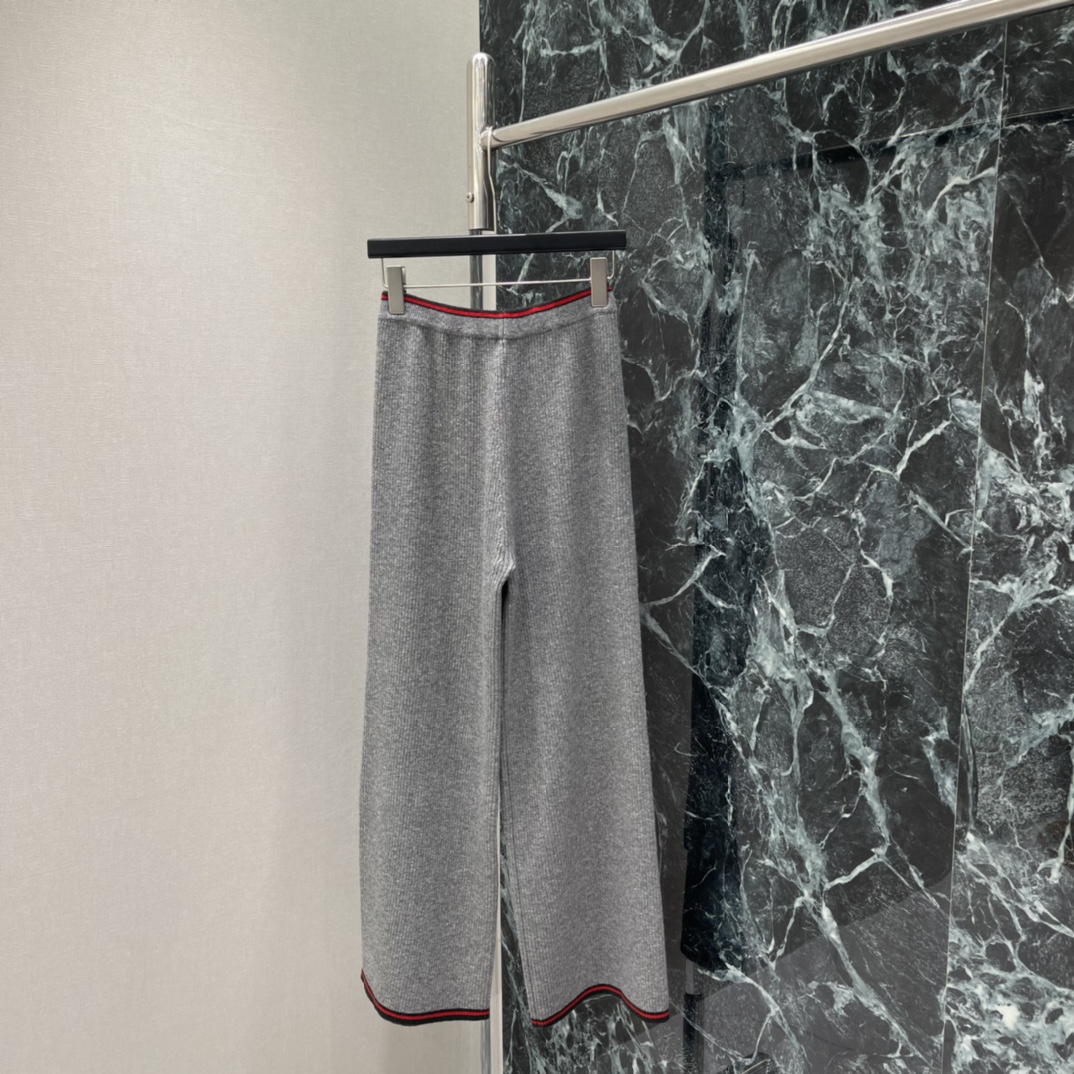 G家 25秋冬新款 羊毛阔腿长裤 腰部红色织带点缀 品牌辨识度满分裤脚同样有红绿织带细节 精致感拉满!日