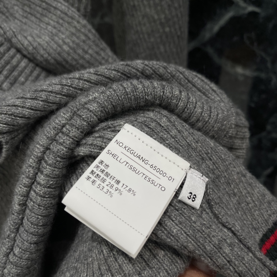 G家 25秋冬新款 羊毛阔腿长裤 腰部红色织带点缀 品牌辨识度满分裤脚同样有红绿织带细节 精致感拉满!日