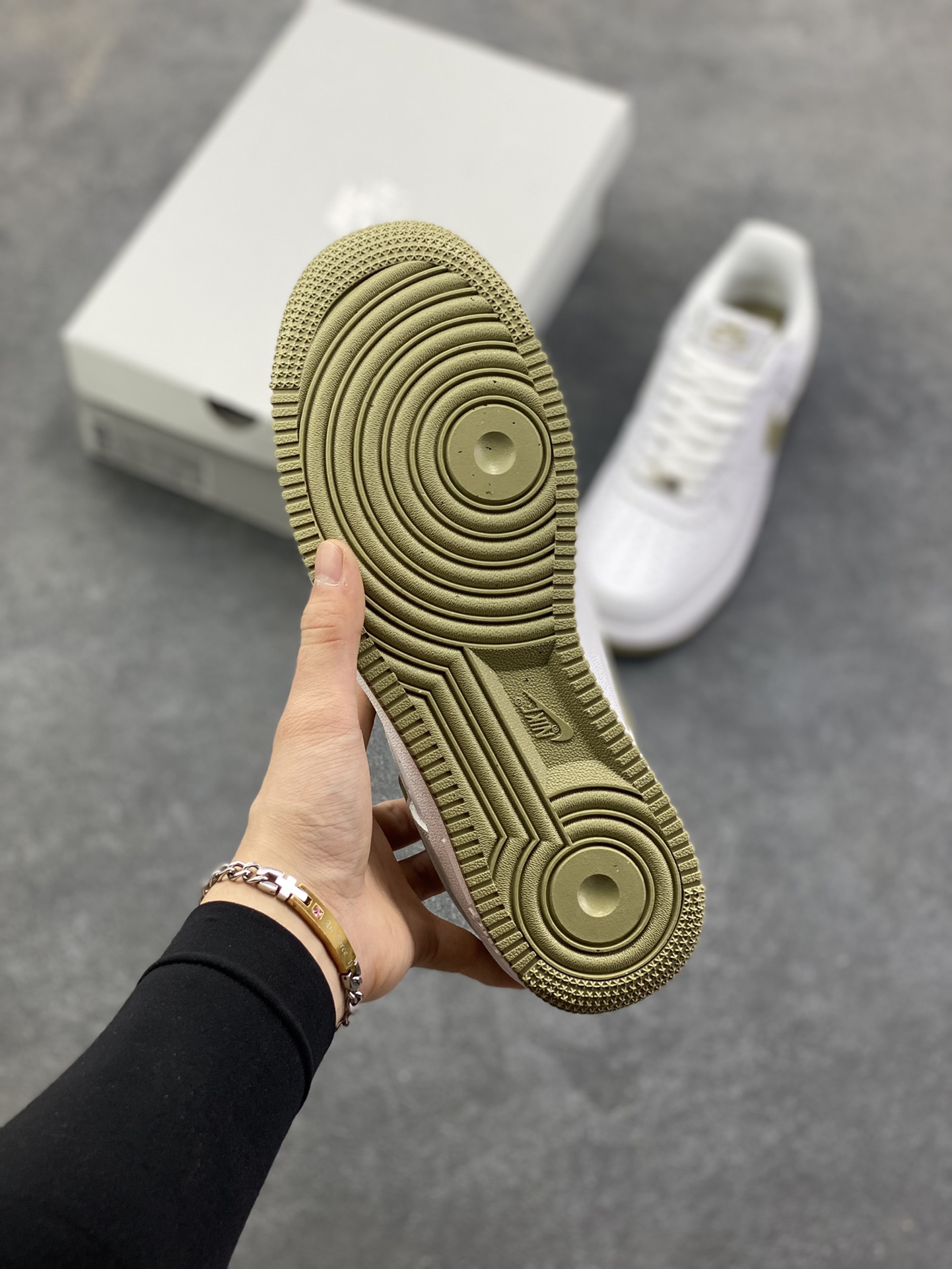 图片[5]-福利特价 NK Air Force 1 空军一号 白军绿 原楦头原纸板 打造纯正空军版型#专注外贸渠道 全掌内置蜂窝气垫 #原盒配件 原厂中底钢印、拉帮完美 货号：FJ4146-110 尺码：36 36.5 37.5 38 38.5 39 40 40.5 41 42 42.5 43 44 44.5 45-选品中心