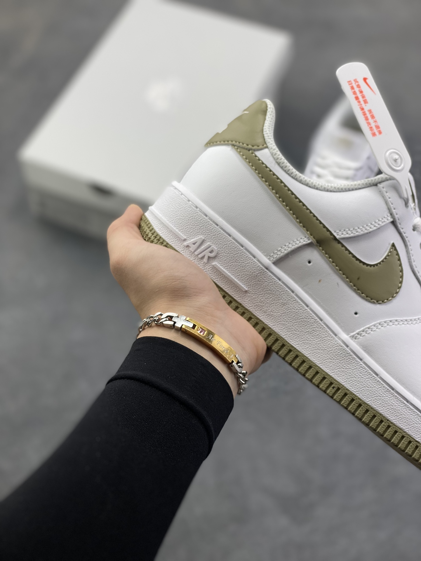 图片[6]-福利特价 NK Air Force 1 空军一号 白军绿 原楦头原纸板 打造纯正空军版型#专注外贸渠道 全掌内置蜂窝气垫 #原盒配件 原厂中底钢印、拉帮完美 货号：FJ4146-110 尺码：36 36.5 37.5 38 38.5 39 40 40.5 41 42 42.5 43 44 44.5 45-选品中心