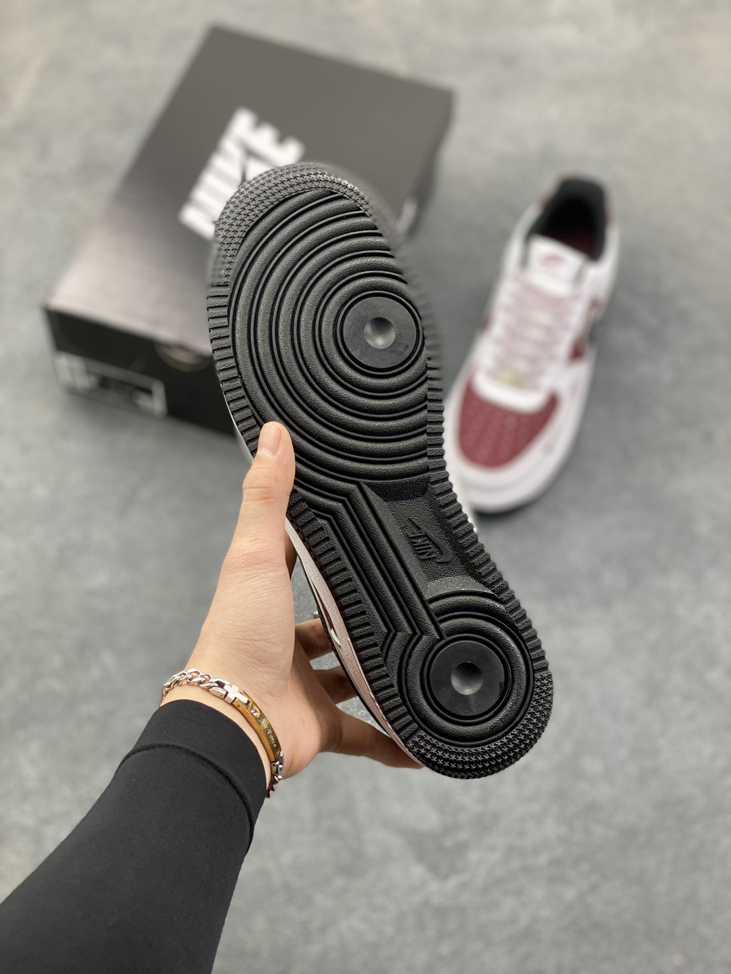 图片[5]-NIke Air Force 1 \’07 Low “古驰联名——栗红米白”空军一号 低帮 运动鞋 休闲鞋 折边针车 工艺难度大 原楦头原纸板 原装鞋盒 定制五金配件 内置全掌气垫 原厂鞋底 货号：KK1988-511 尺码：36 36.5 37.5 38 38.5 39 40 40.5 41 42 42.5 43 44 44.5 45-选品中心