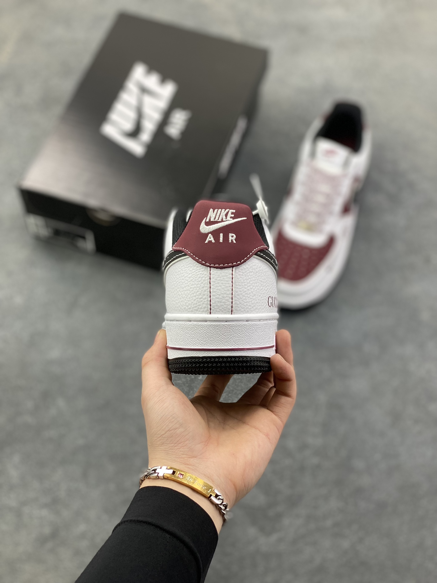 图片[4]-NIke Air Force 1 \’07 Low “古驰联名——栗红米白”空军一号 低帮 运动鞋 休闲鞋 折边针车 工艺难度大 原楦头原纸板 原装鞋盒 定制五金配件 内置全掌气垫 原厂鞋底 货号：KK1988-511 尺码：36 36.5 37.5 38 38.5 39 40 40.5 41 42 42.5 43 44 44.5 45-选品中心