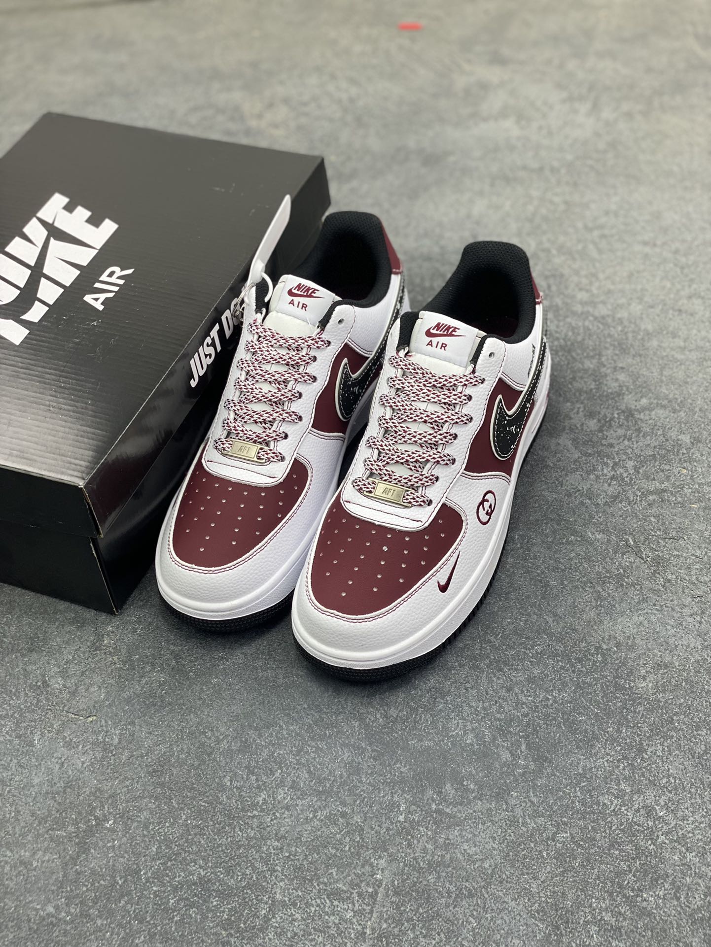 图片[8]-NIke Air Force 1 \’07 Low “古驰联名——栗红米白”空军一号 低帮 运动鞋 休闲鞋 折边针车 工艺难度大 原楦头原纸板 原装鞋盒 定制五金配件 内置全掌气垫 原厂鞋底 货号：KK1988-511 尺码：36 36.5 37.5 38 38.5 39 40 40.5 41 42 42.5 43 44 44.5 45-选品中心