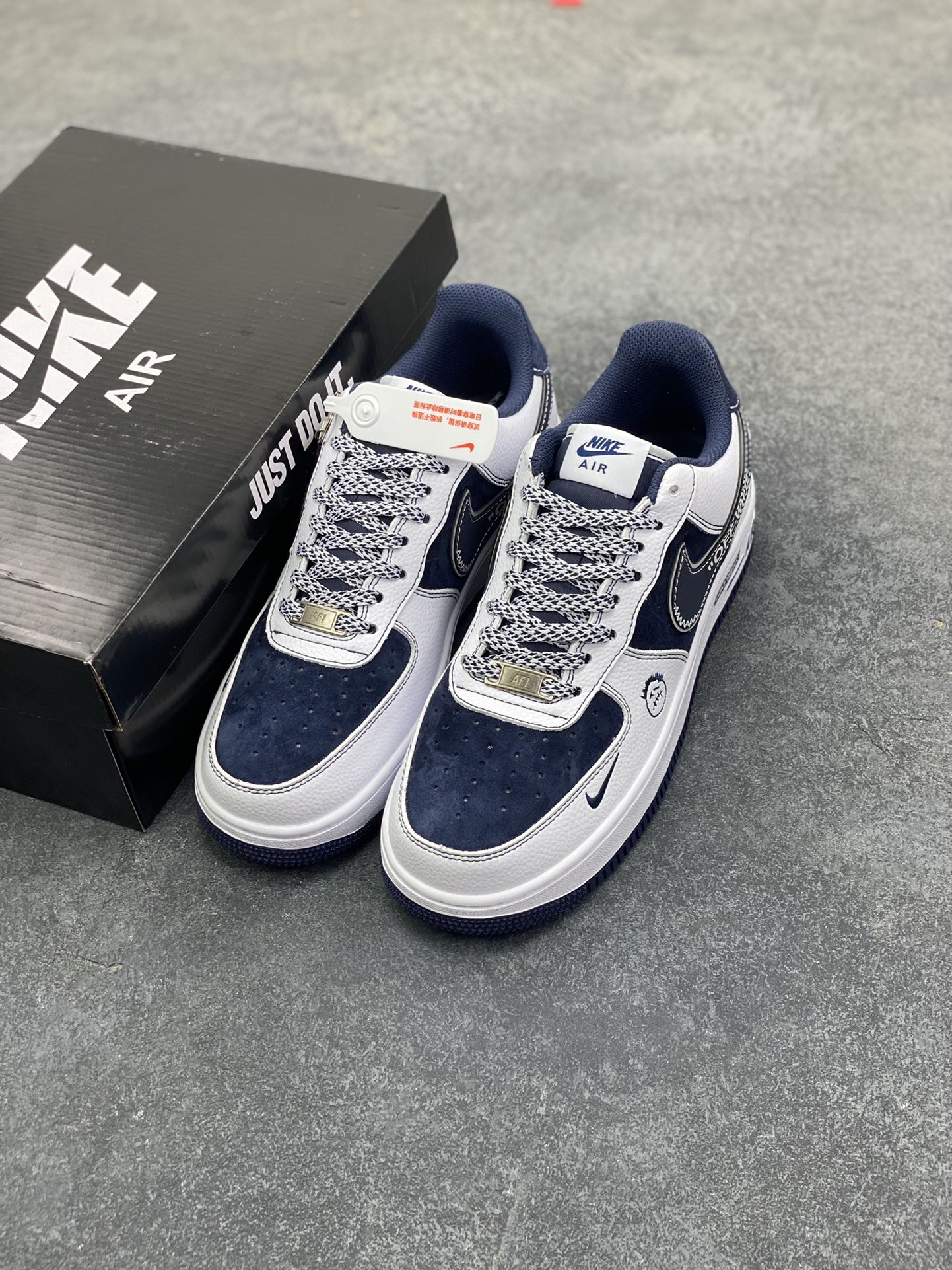 图片[8]-NIke Air Force 1 \’07 Low “OFF-WHITE联名——深蓝鬼脸”空军一号 低帮 运动鞋 休闲鞋 折边针车 工艺难度大 原楦头原纸板 原装鞋盒 定制五金配件 内置全掌气垫 原厂鞋底 货号：HV5999-002 尺码：36 36.5 37.5 38 38.5 39 40 40.5 41 42 42.5 43 44 44.5 45-选品中心