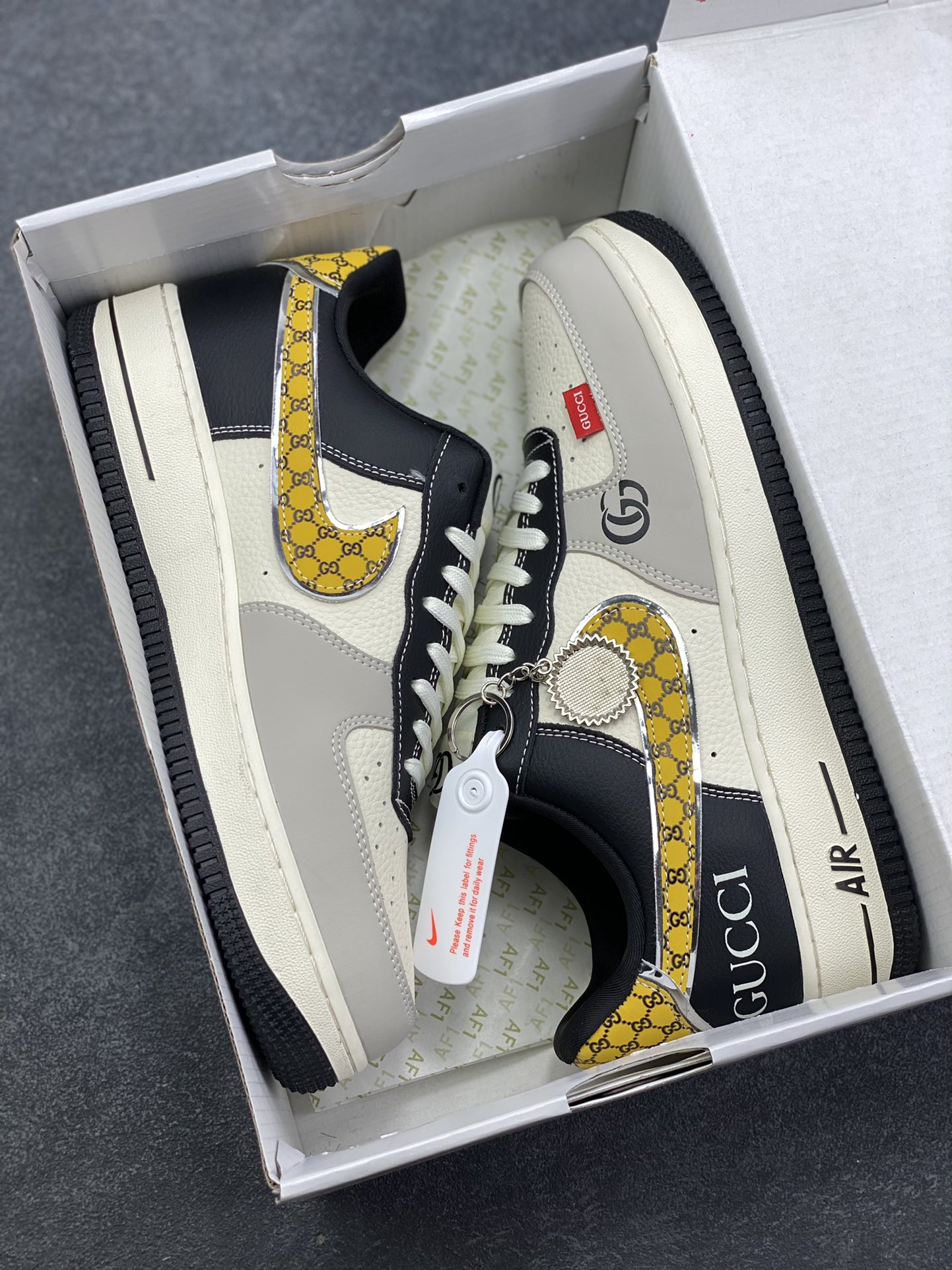 图片[9]-NIke Air Force 1 \’07 Low “古驰联名——米黑金拼接”空军一号 低帮 运动鞋 休闲鞋 折边针车 工艺难度大 原楦头原纸板 原装鞋盒 定制五金配件 内置全掌气垫 原厂鞋底 货号：DF0188-104 尺码：36 36.5 37.5 38 38.5 39 40 40.5 41 42 42.5 43 44 44.5 45-选品中心