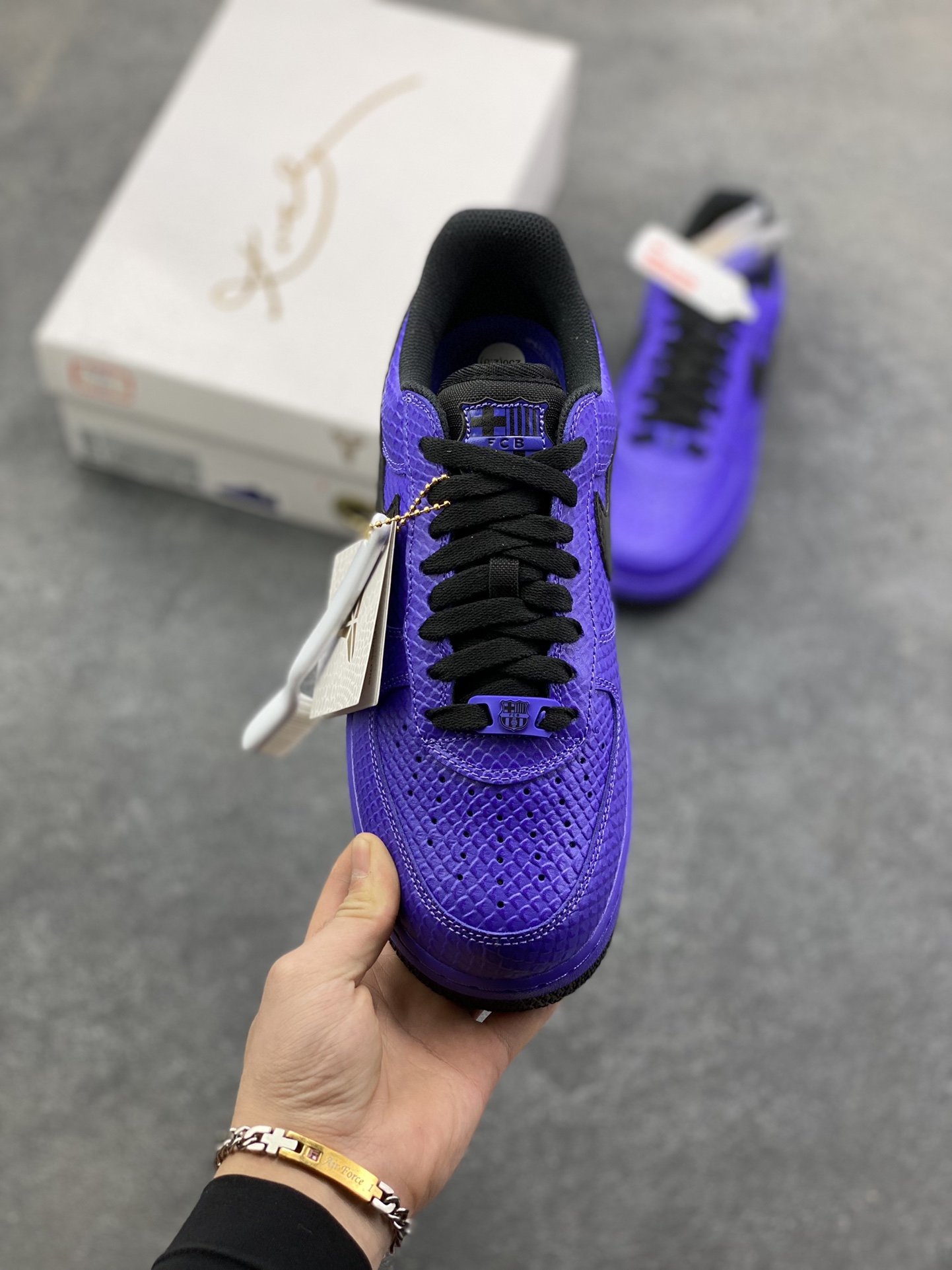 图片[2]-HY版本💯 Nike Air Force 1 Low 科比 空军一号低帮运动休闲板鞋 原楦头原纸板 打造纯正空军版型 专注外贸渠道 全掌内置蜂窝气垫 原盒配件 原厂中底钢印、拉帮完美 货号：II7062-500 尺码：36 36.5 37.5 38 38.5 39 40 40.5 41 42 42.5 43 44 44.5 45 46-选品中心