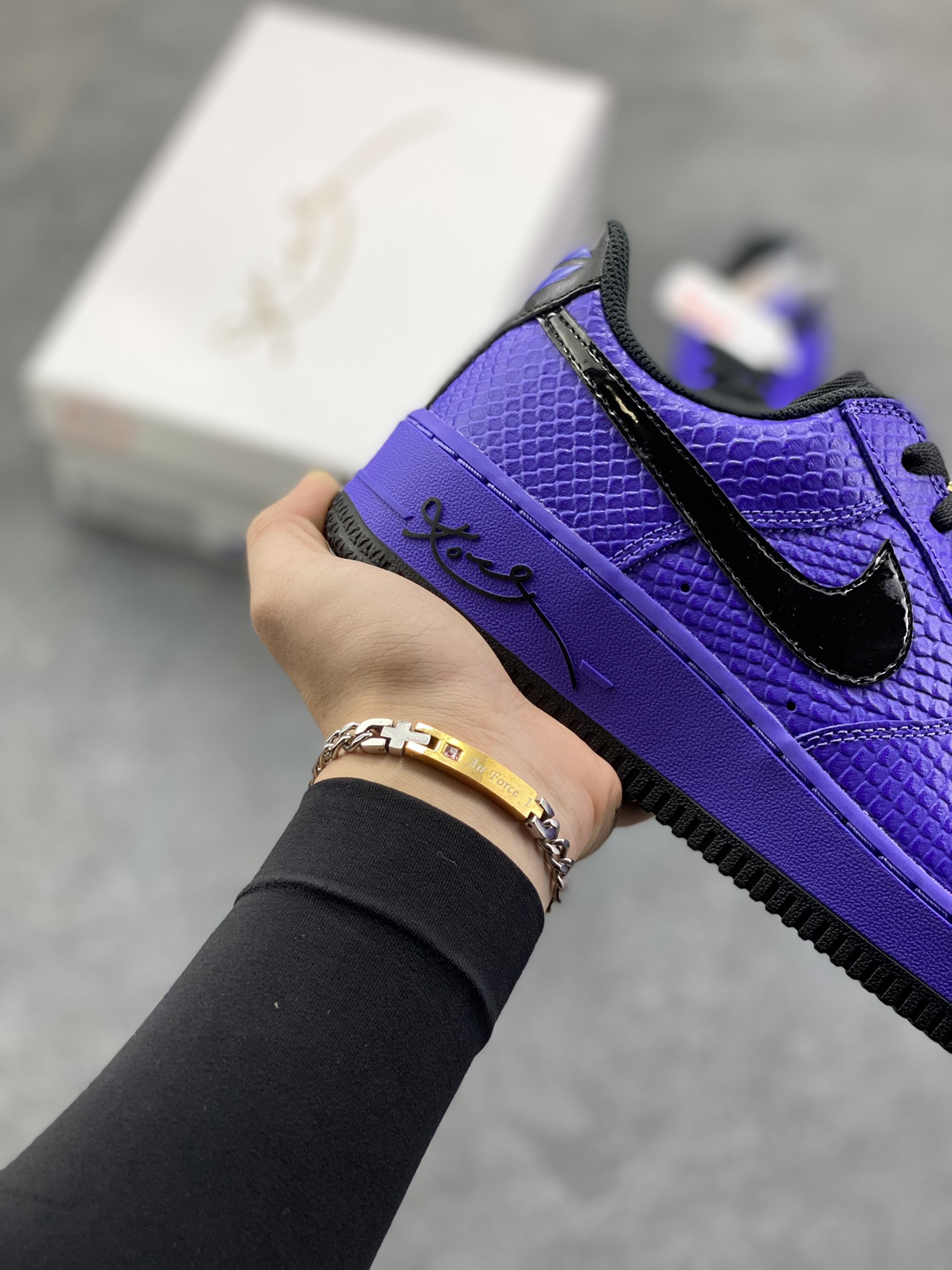 图片[6]-HY版本💯 Nike Air Force 1 Low 科比 空军一号低帮运动休闲板鞋 原楦头原纸板 打造纯正空军版型 专注外贸渠道 全掌内置蜂窝气垫 原盒配件 原厂中底钢印、拉帮完美 货号：II7062-500 尺码：36 36.5 37.5 38 38.5 39 40 40.5 41 42 42.5 43 44 44.5 45 46-选品中心