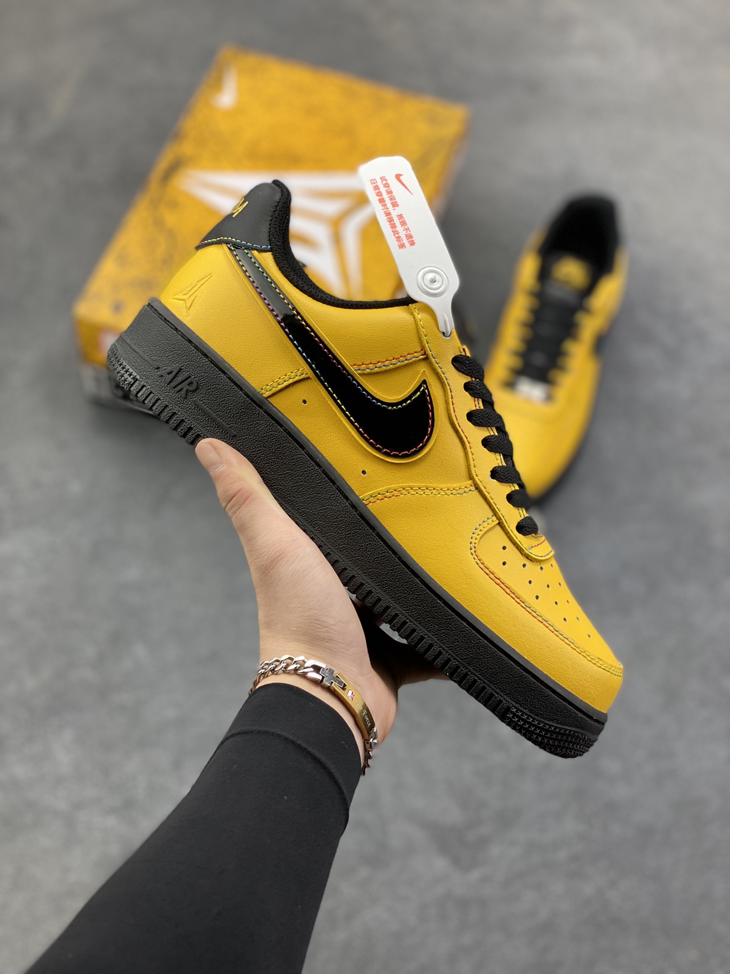 Nike Air Force 1 Low 科比黄黑曼巴 空军一号低帮运动休闲板鞋 原楦头原纸板 打造纯正空军版型 专注外贸渠道 全掌内置蜂窝气垫 原盒配件 原厂中底钢印、拉帮完美 货号：IQ2713-700 尺码：36 36.5 37.5 38 38.5 39 40 40.5 41 42 42.5 43 44 44.5 45-选品中心