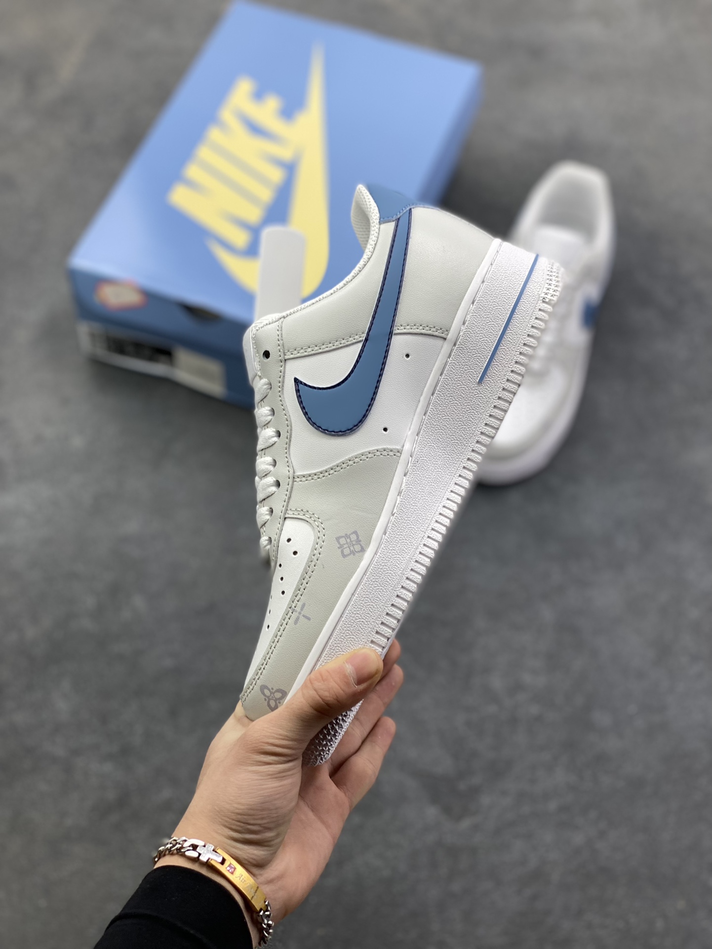 图片[3]-Nike Air Force 1 Low’07 斯图西联名 空军一号低帮休闲板鞋 定制皮料 原厂3D打印 定制鞋盒 原楦原纸板 纯正空军版型 内置全掌气垫 货号：ZH0316-137 尺码：36 36.5 37.5 38 38.5 39 40 40.5 41 42 42.5 43 44 44.5 45-选品中心