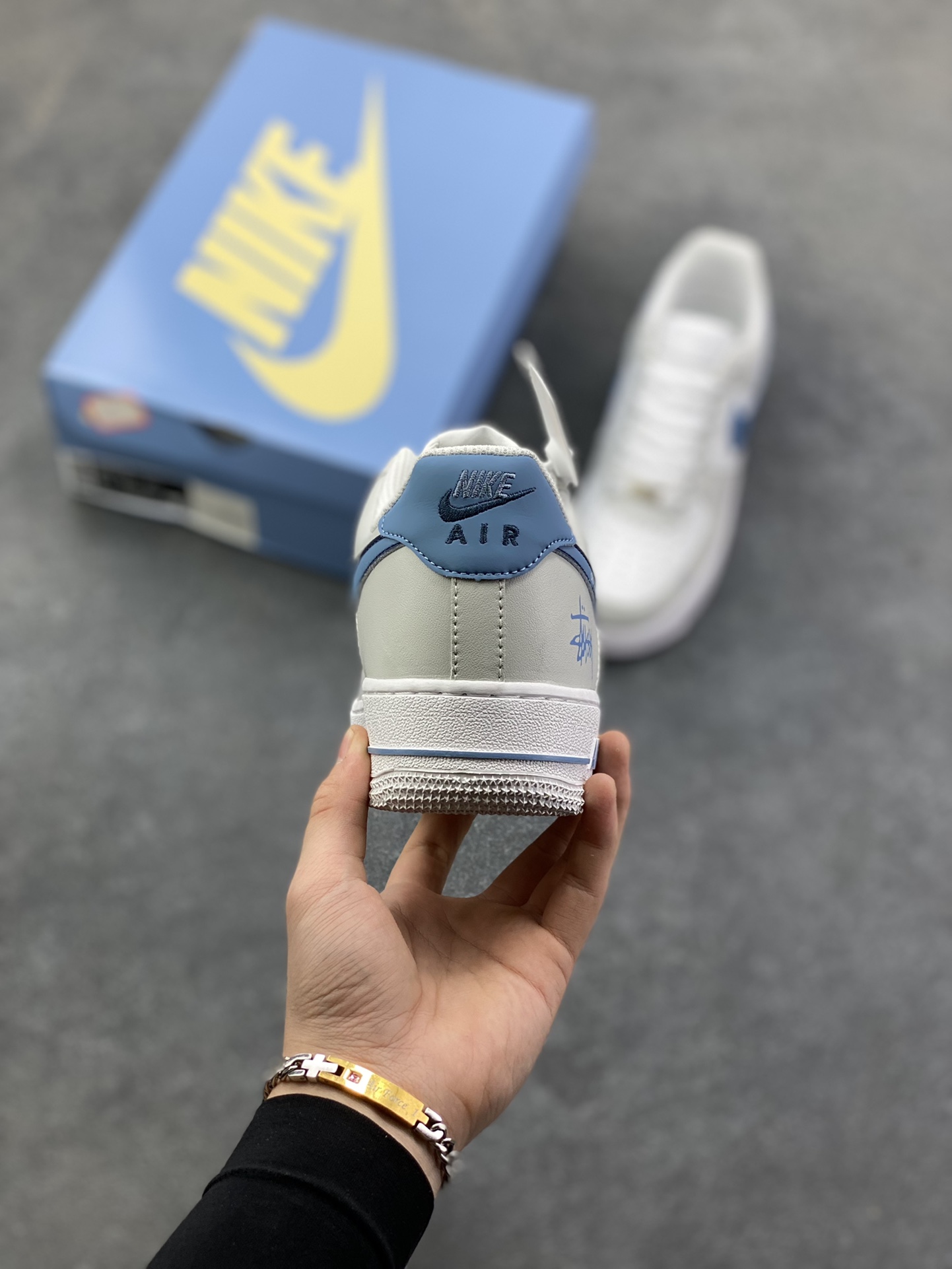图片[4]-Nike Air Force 1 Low’07 斯图西联名 空军一号低帮休闲板鞋 定制皮料 原厂3D打印 定制鞋盒 原楦原纸板 纯正空军版型 内置全掌气垫 货号：ZH0316-137 尺码：36 36.5 37.5 38 38.5 39 40 40.5 41 42 42.5 43 44 44.5 45-选品中心